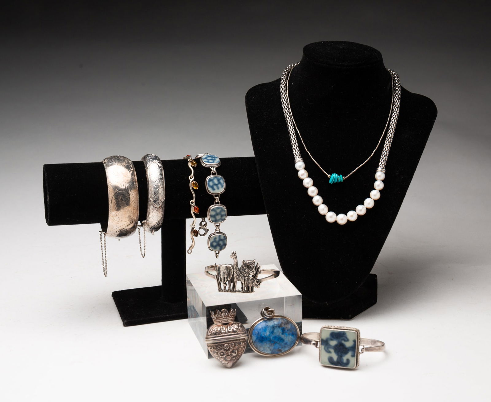 ASSORTMENT OF STERLING SILVER NECKLACES AND BRACELETS (1 of 6)