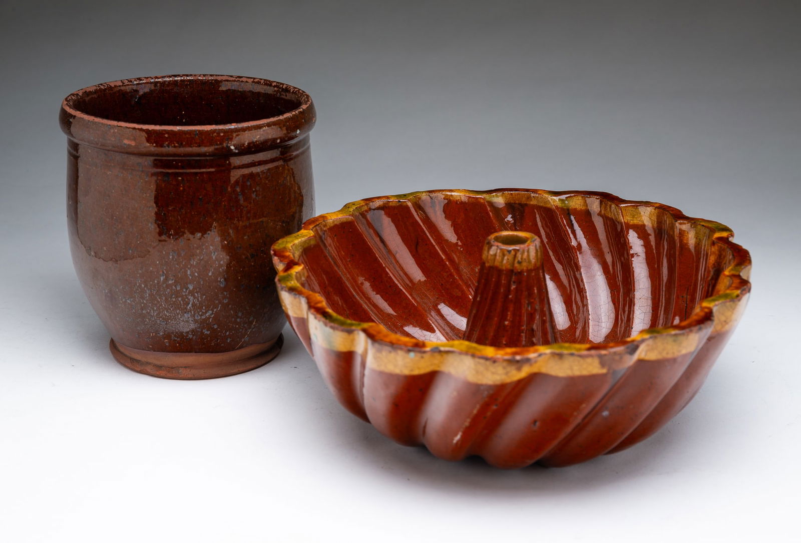 TWO AMERICAN REDWARE ITEMS. - 2