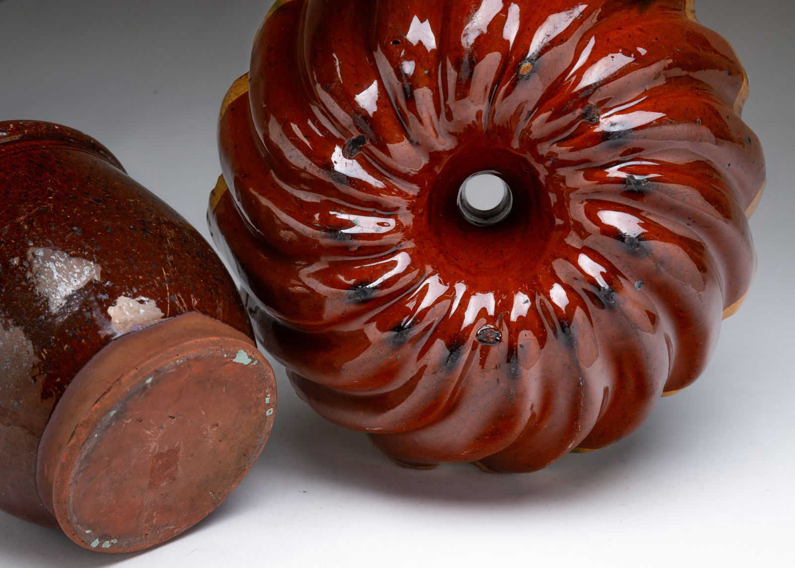 TWO AMERICAN REDWARE ITEMS. - 4