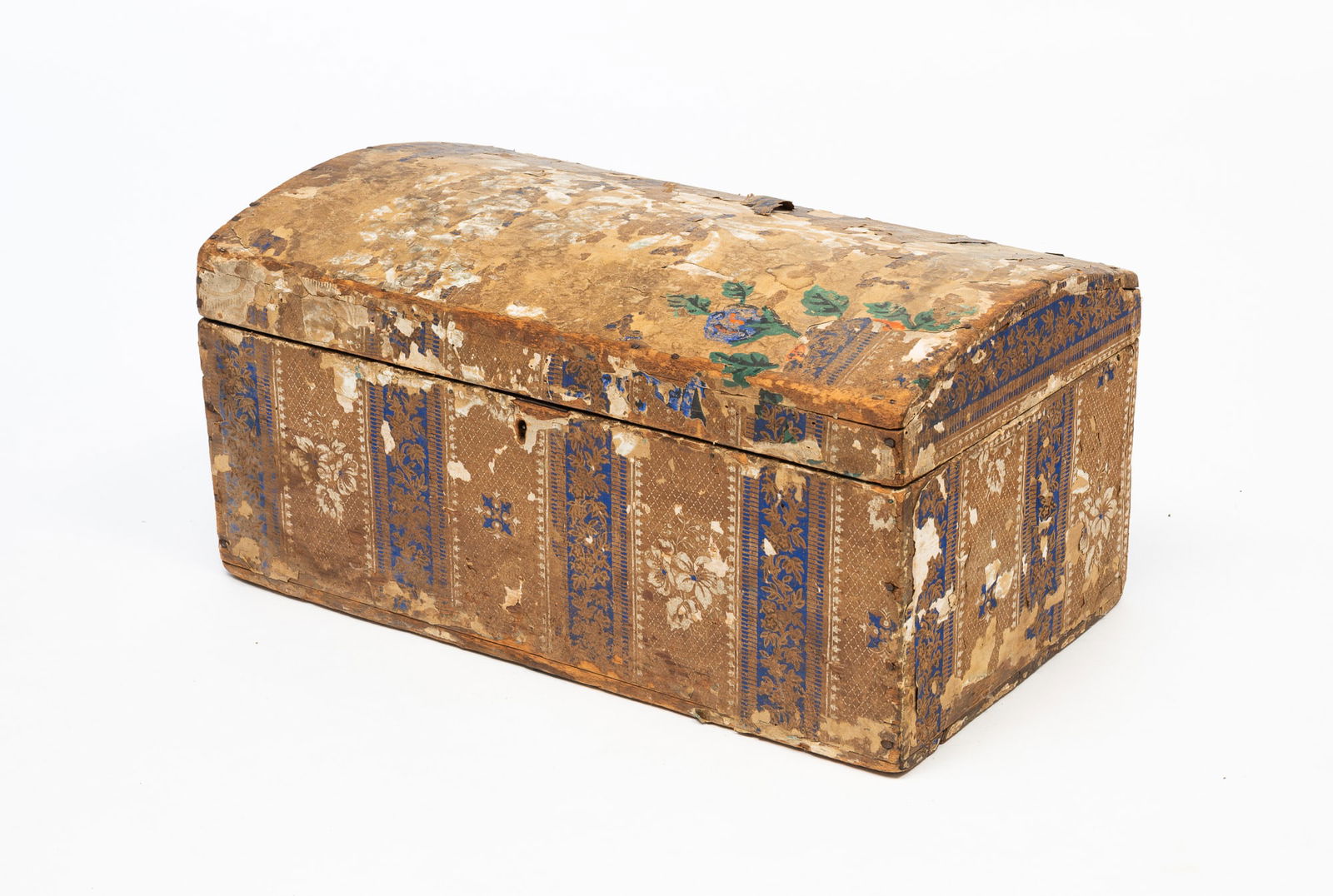 AMERICAN WALLPAPER-COVERED PINE DOME TOP BOX. (1 of 5)