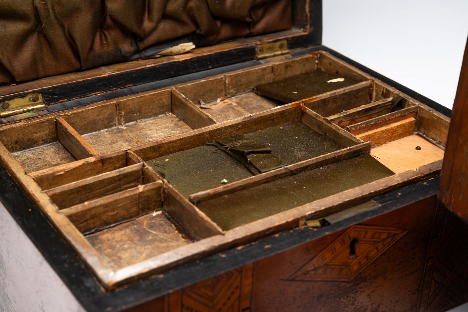 THREE VICTORIAN TUNBRIDGE WARE SEWING BOXES. - 5