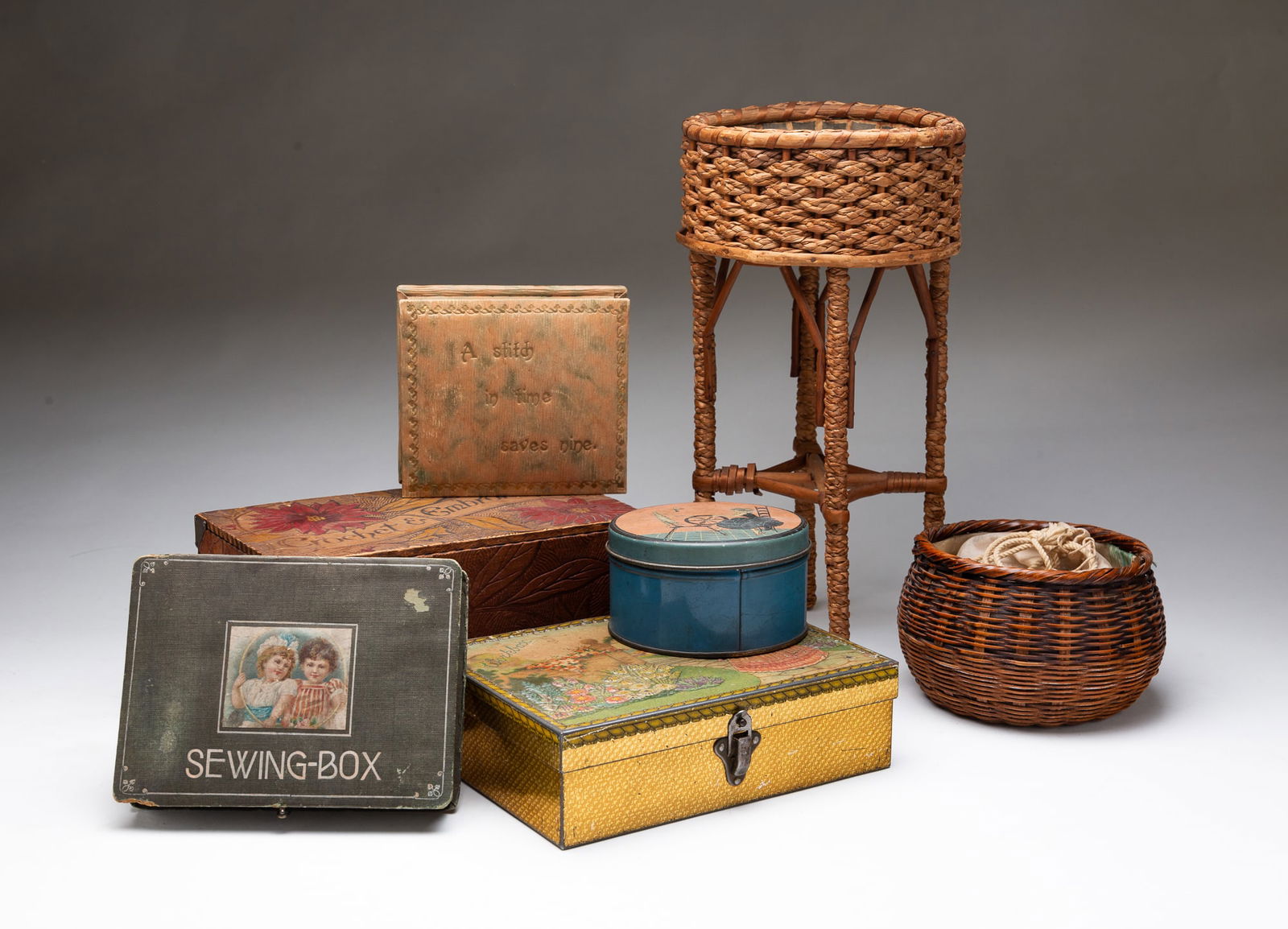FIVE SEWING BOXES AND TWO SEWING BASKETS, INCL. PYROGRAPHIC EXAMPLE. (1 of 7)