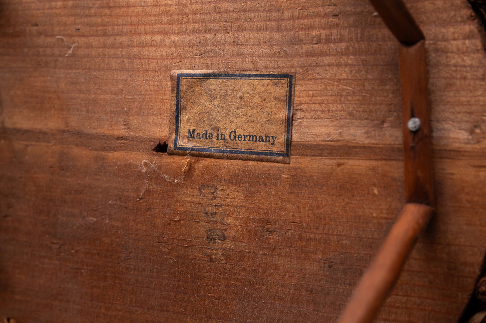 FIVE SEWING BOXES AND TWO SEWING BASKETS, INCL. PYROGRAPHIC EXAMPLE. - 7