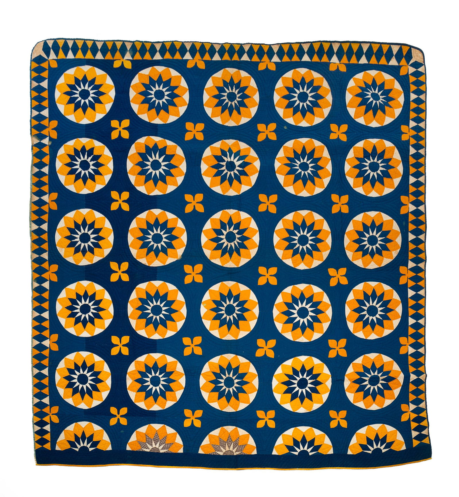 AMERICAN COTTON PIECEWORK QUILT. (1 of 4)