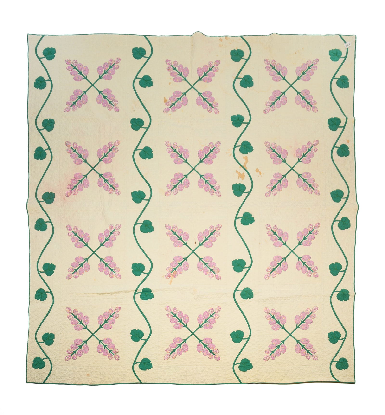 AMERICAN COTTON APPLIQUE QUILT. (1 of 6)