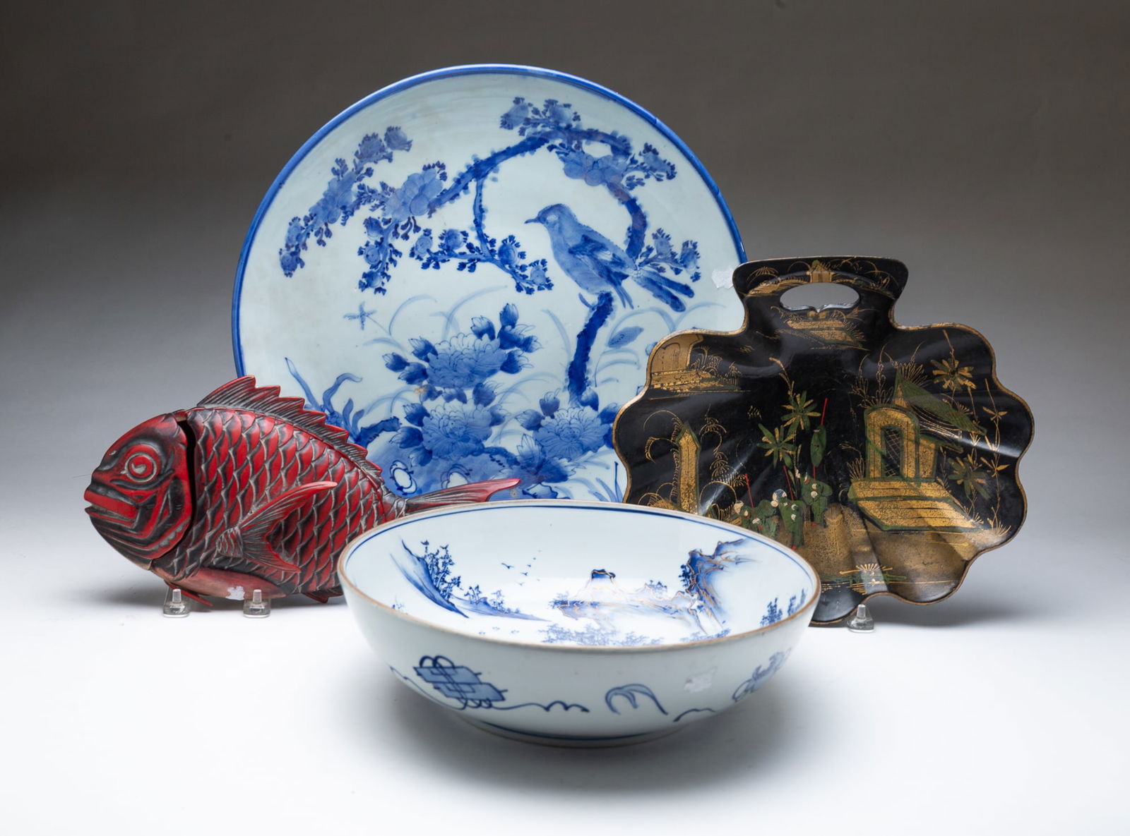 GROUP OF ASIAN TABLEWARE ITEMS, INCL. JAPANESE KUTANI BOWL. (1 of 6)