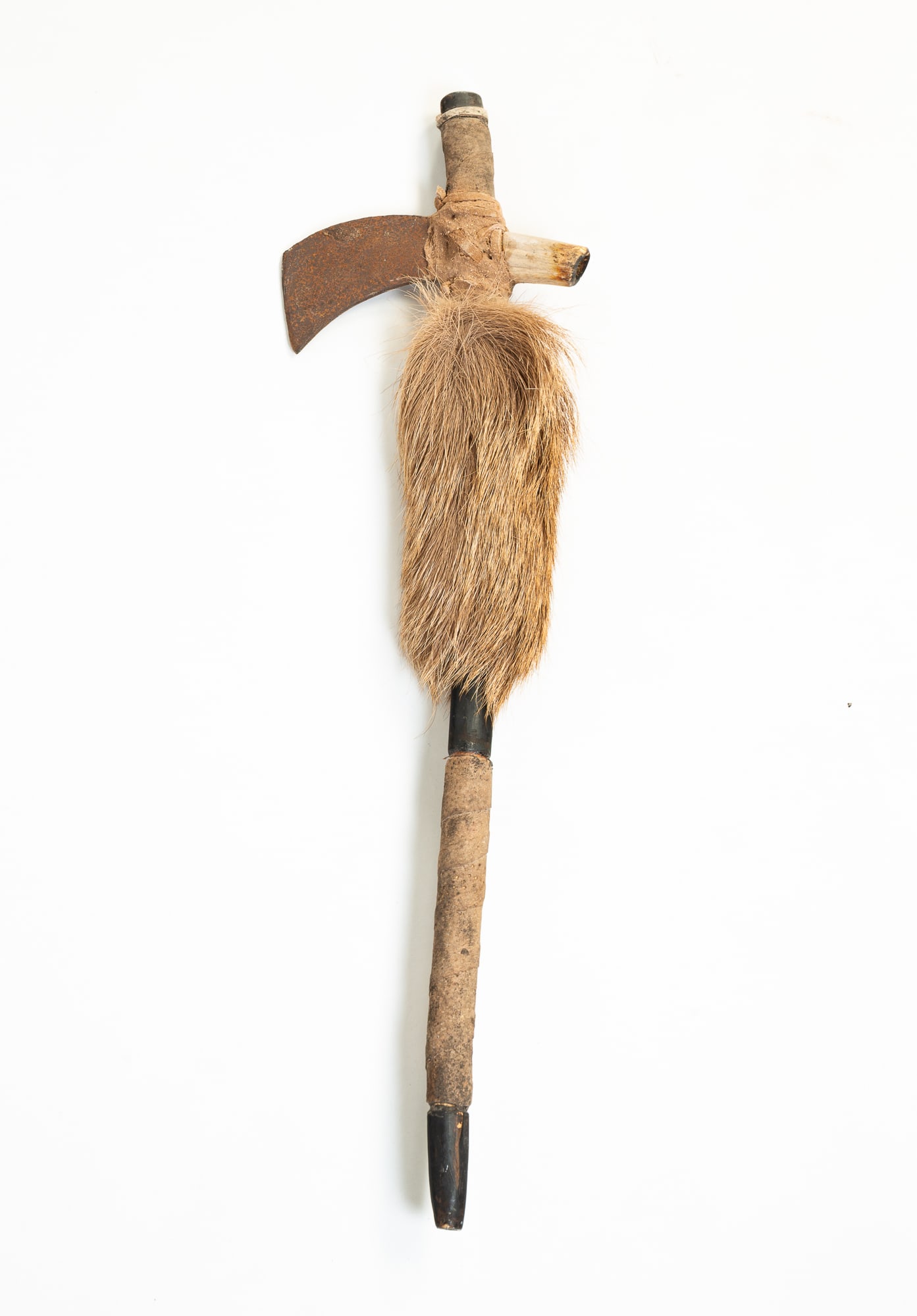 NATIVE AMERICAN PIPE TOMAHAWK. (1 of 4)