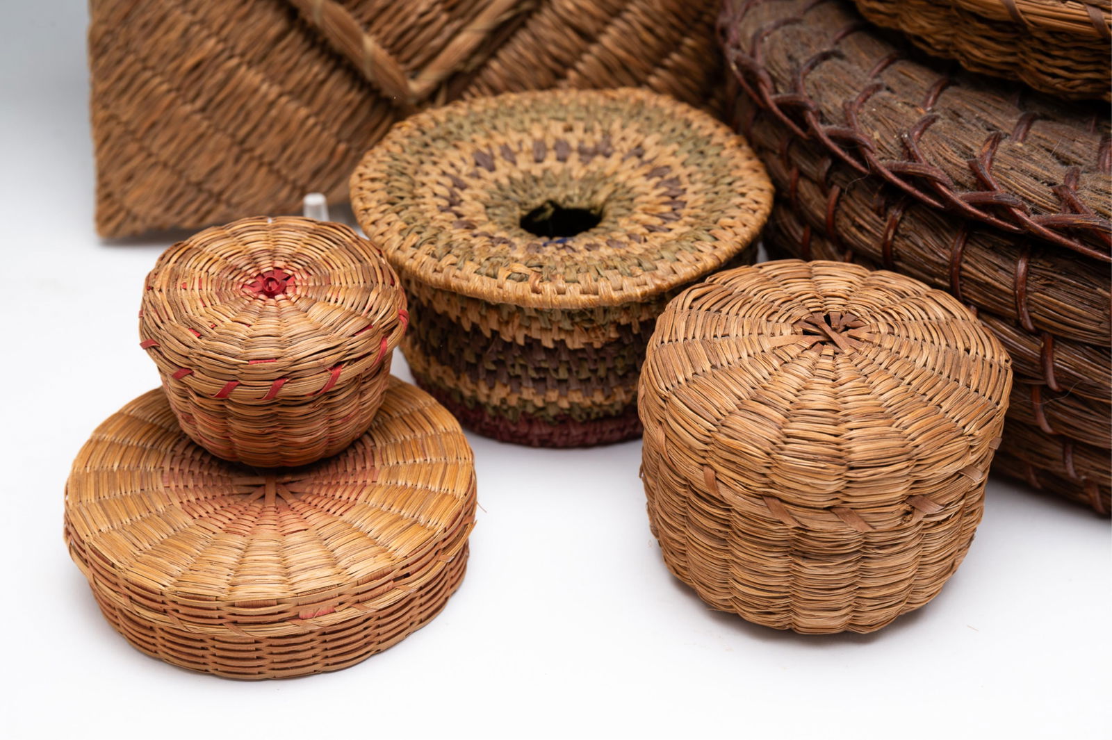 EIGHT NATIVE AMERICAN SEWING BASKETS. - 2