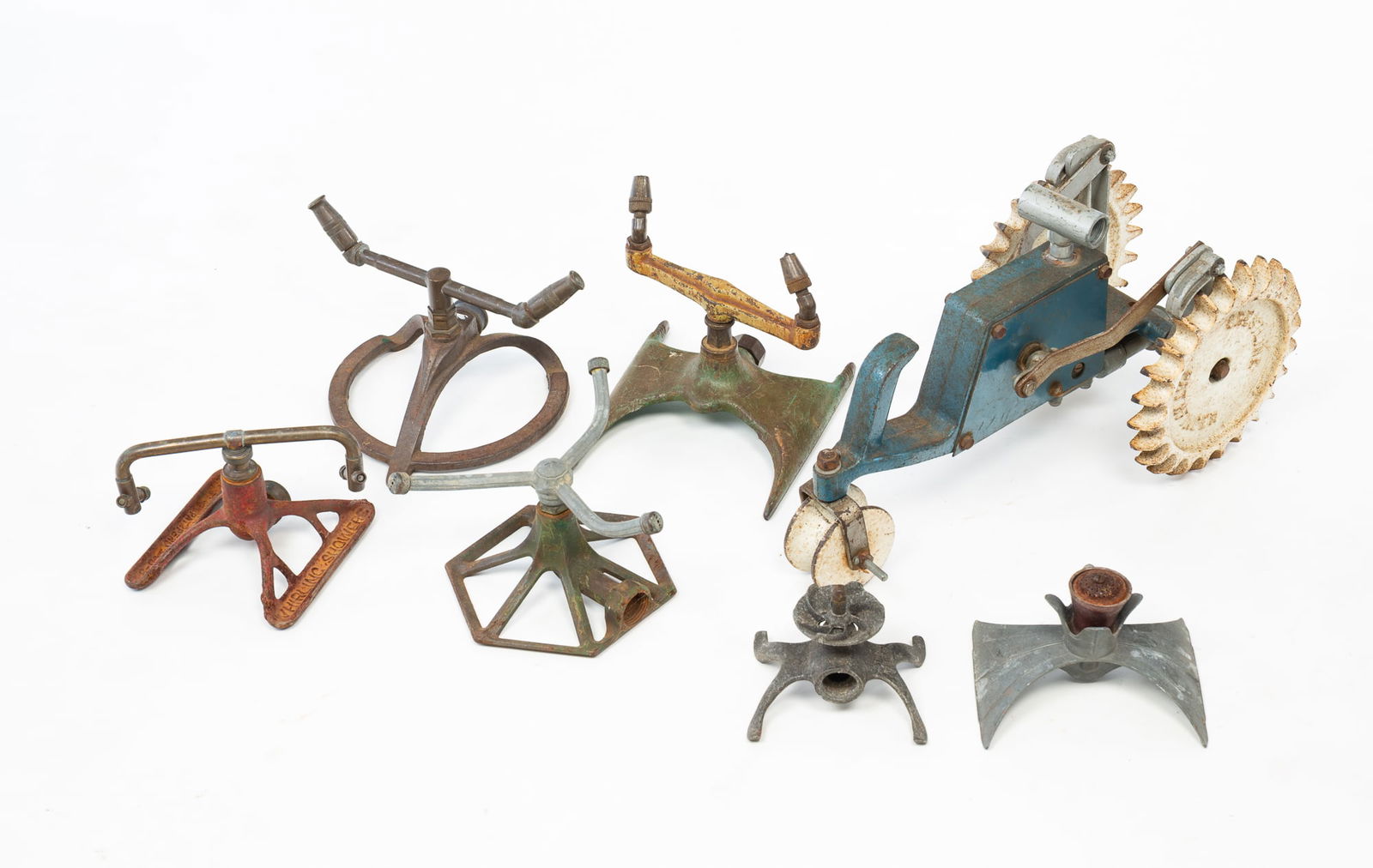 SEVEN AMERICAN METAL LAWN SPRINKLERS, INCL. L.R. NELSON MFG. CO. (PEORIA, ILLINOIS). (1 of 7)