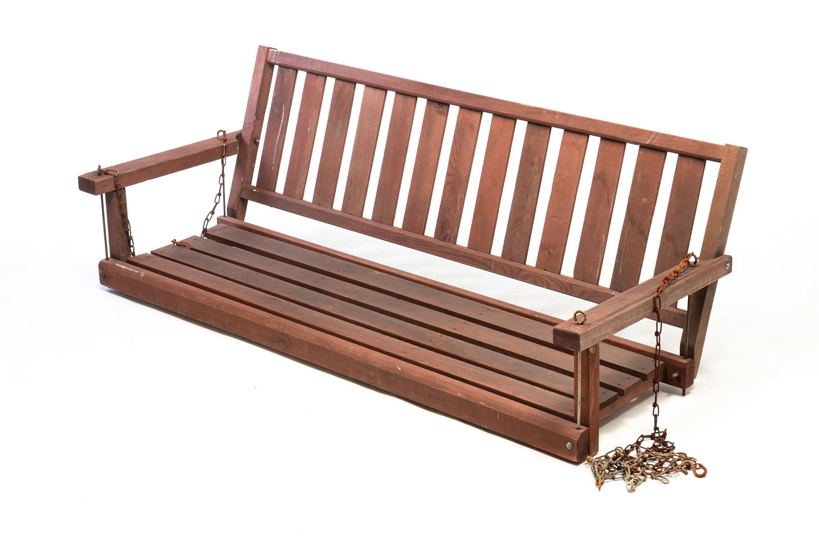 AMERICAN RED-WASHED WOOD PORCH SWING. (1 of 4)