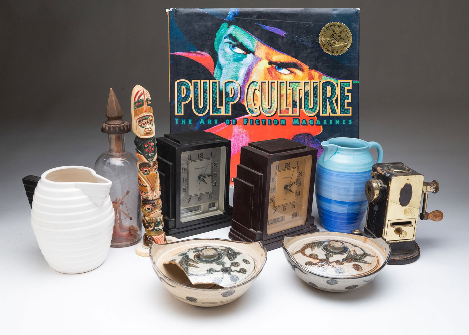 ECLECTIC GROUP OF HOUSEWARES, INCL. TWO HAMMOND (CHICAGO, ILLINOIS) ART DECO DESK CLOCKS. (1 of 7)