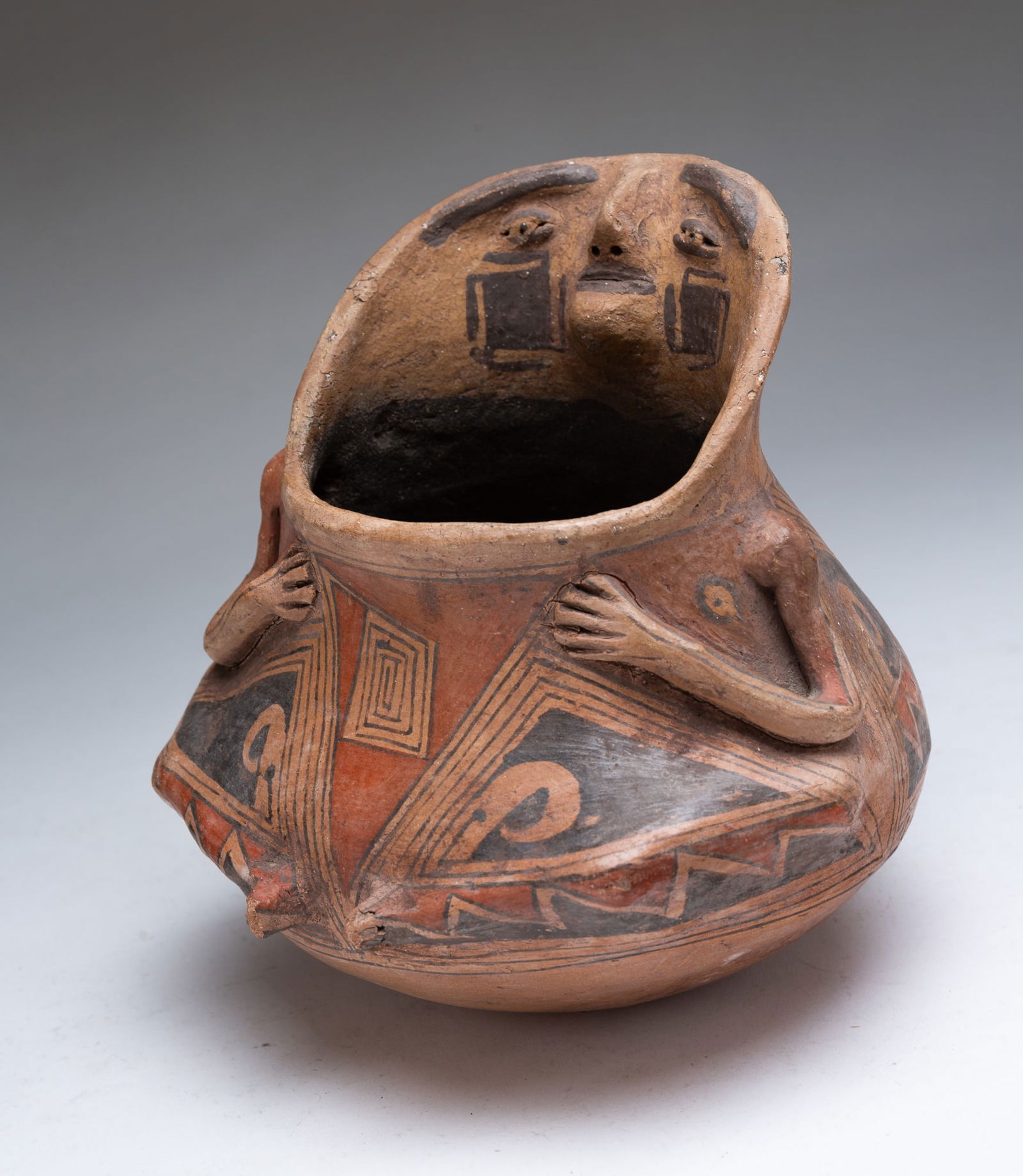 CASAS GRANDES STYLE POLYCHROME FIGURAL EFFIGY JAR. (1 of 4)