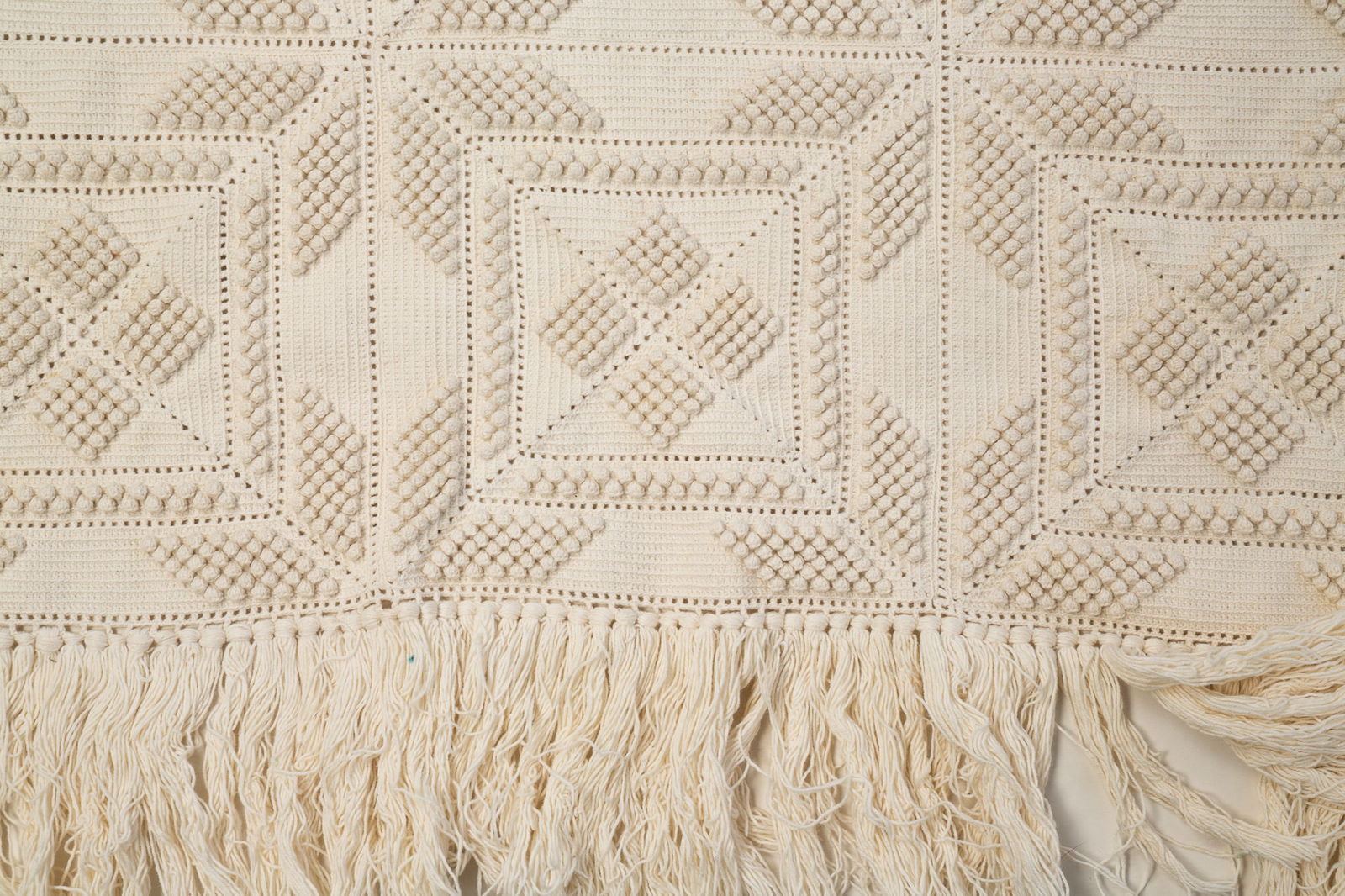 AMERICAN WHITEWORK CANDLEWICK BEDSPREAD - 2