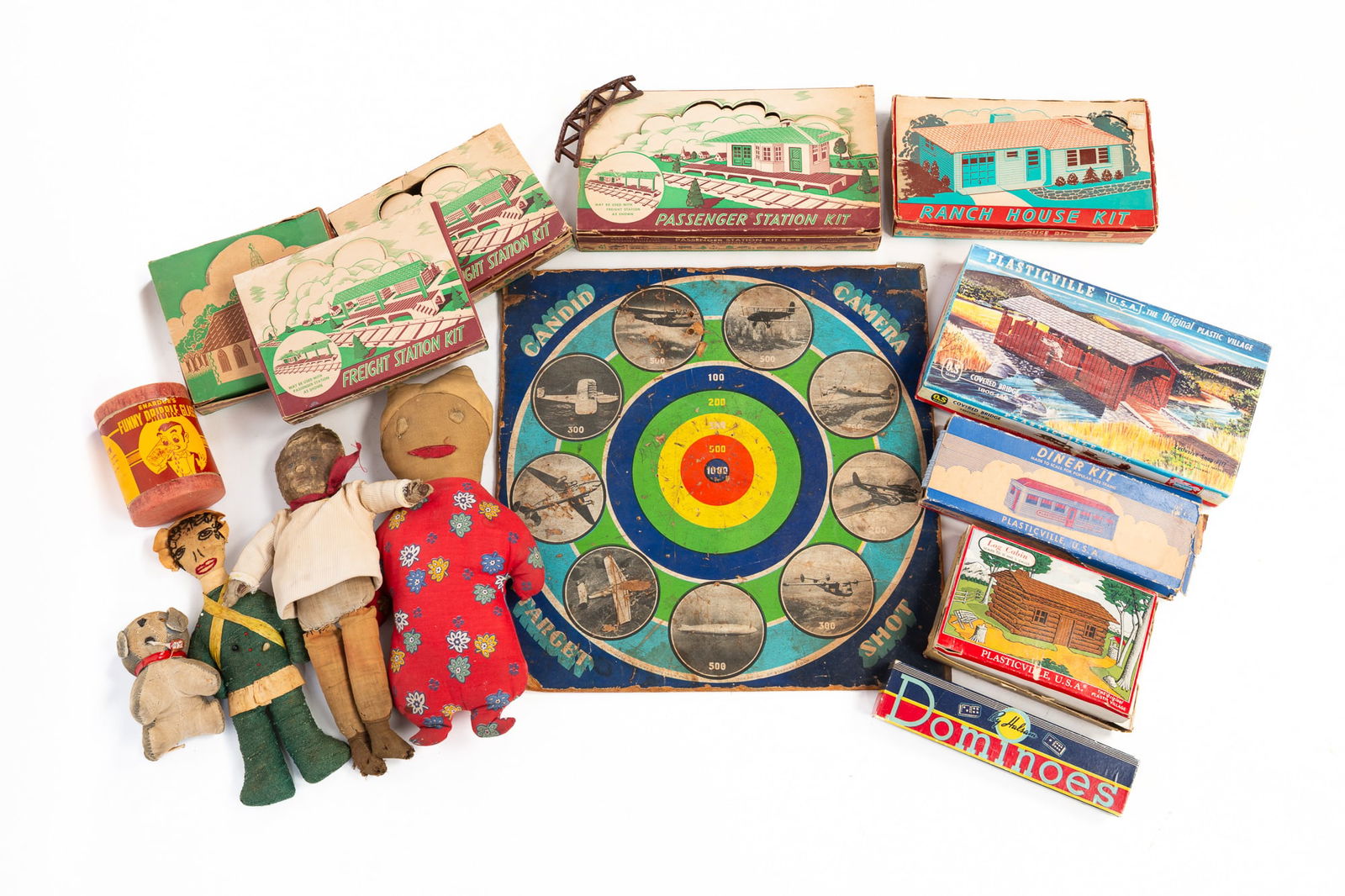 COLLECTION OF TOYS, INCL. PLASTICVILLE. (1 of 11)