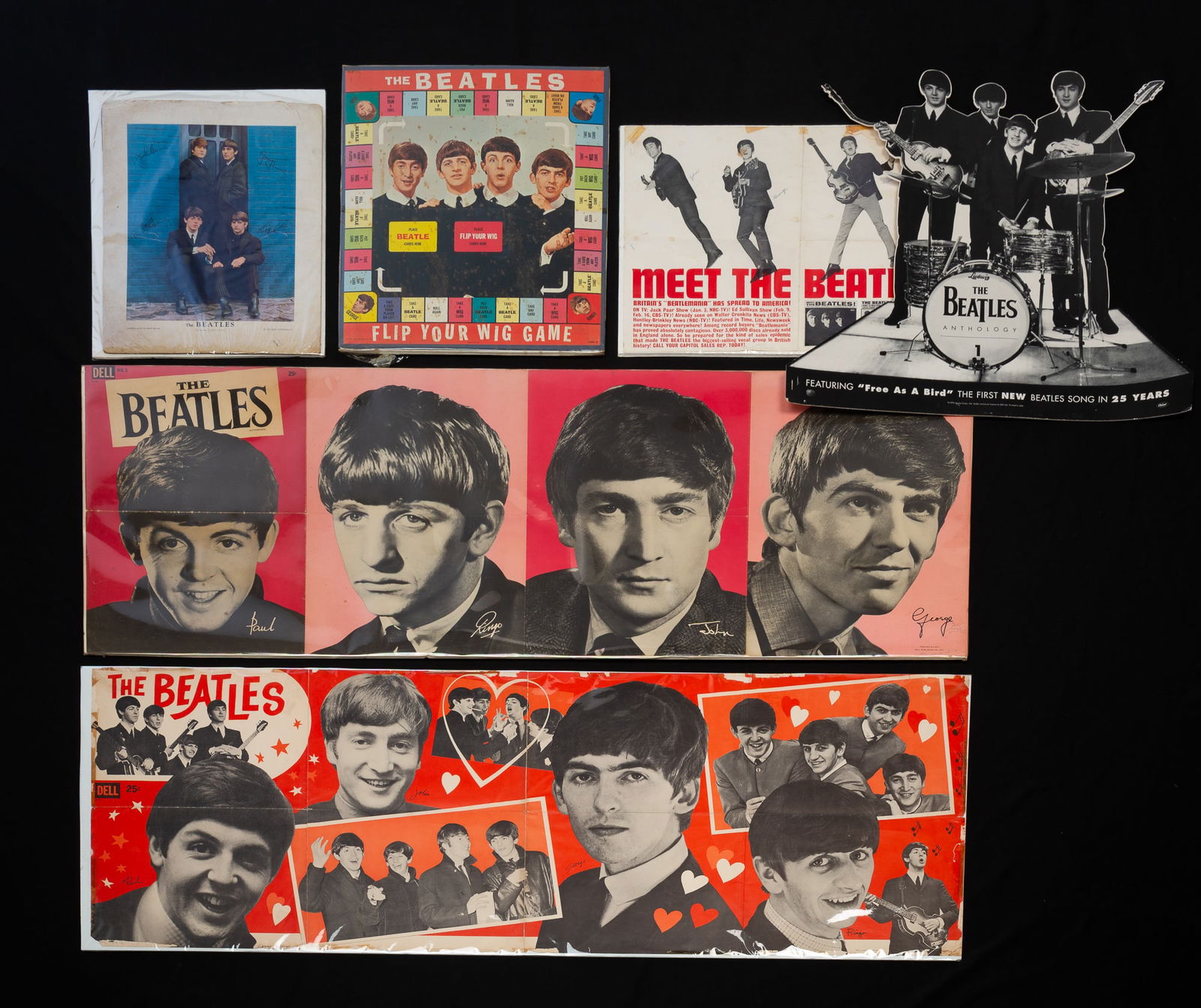 THE BEATLES MEMORABILIA, INCL. POSTERS AND A GAMEBOARD. (1 of 7)