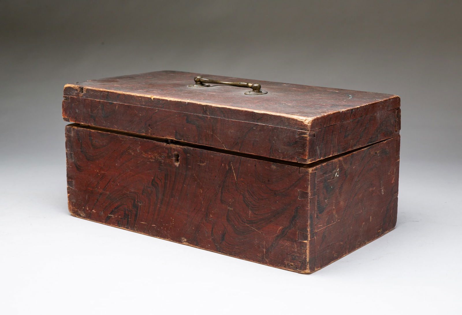 AMERICAN GRAIN-PAINTED POPLAR DOCUMENT BOX. (1 of 5)