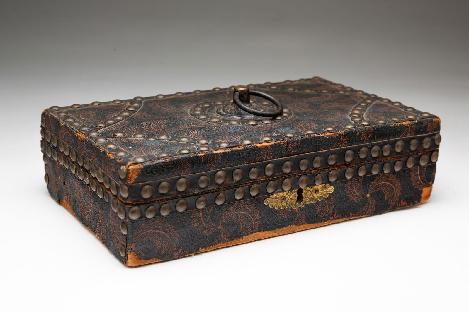 AMERICAN OIL CLOTH-COVERED PINE, BRASS-TACKED, AND PAINT-DECORATED BOX. 2.75"h. 10.25"w. 6.25"d. (1 of 5)