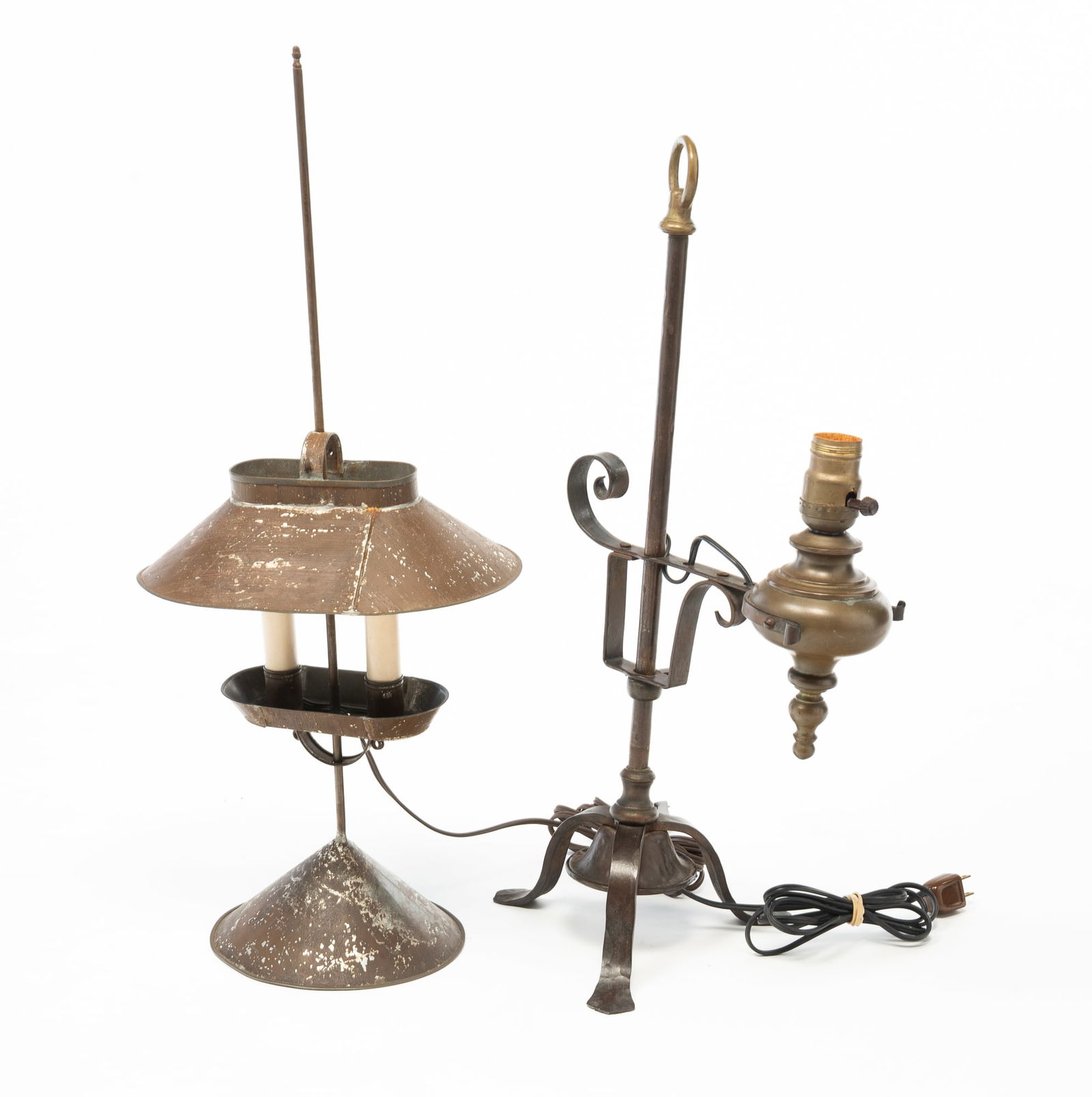 TWO AMERICAN COLONIAL STYLE TABLE LAMPS. Largest, 24"h. (1 of 5)