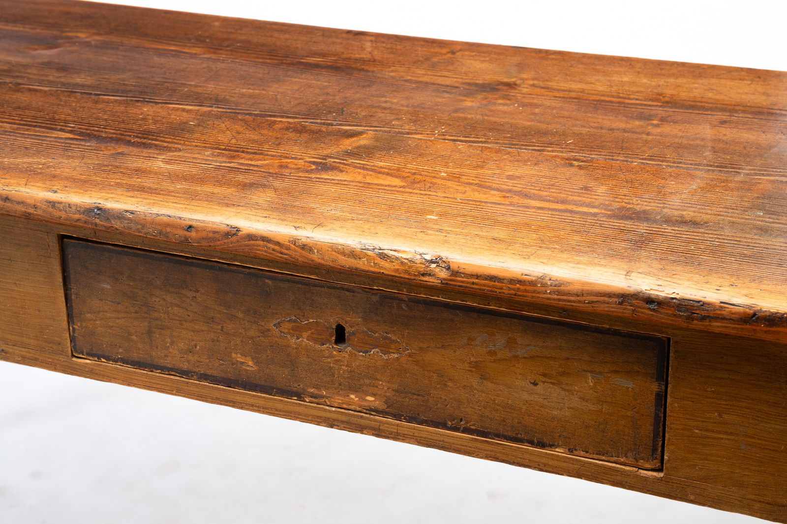 AMERICAN HEPPLEWHITE PINE TWO-DRAWER WORK TABLE. - 3