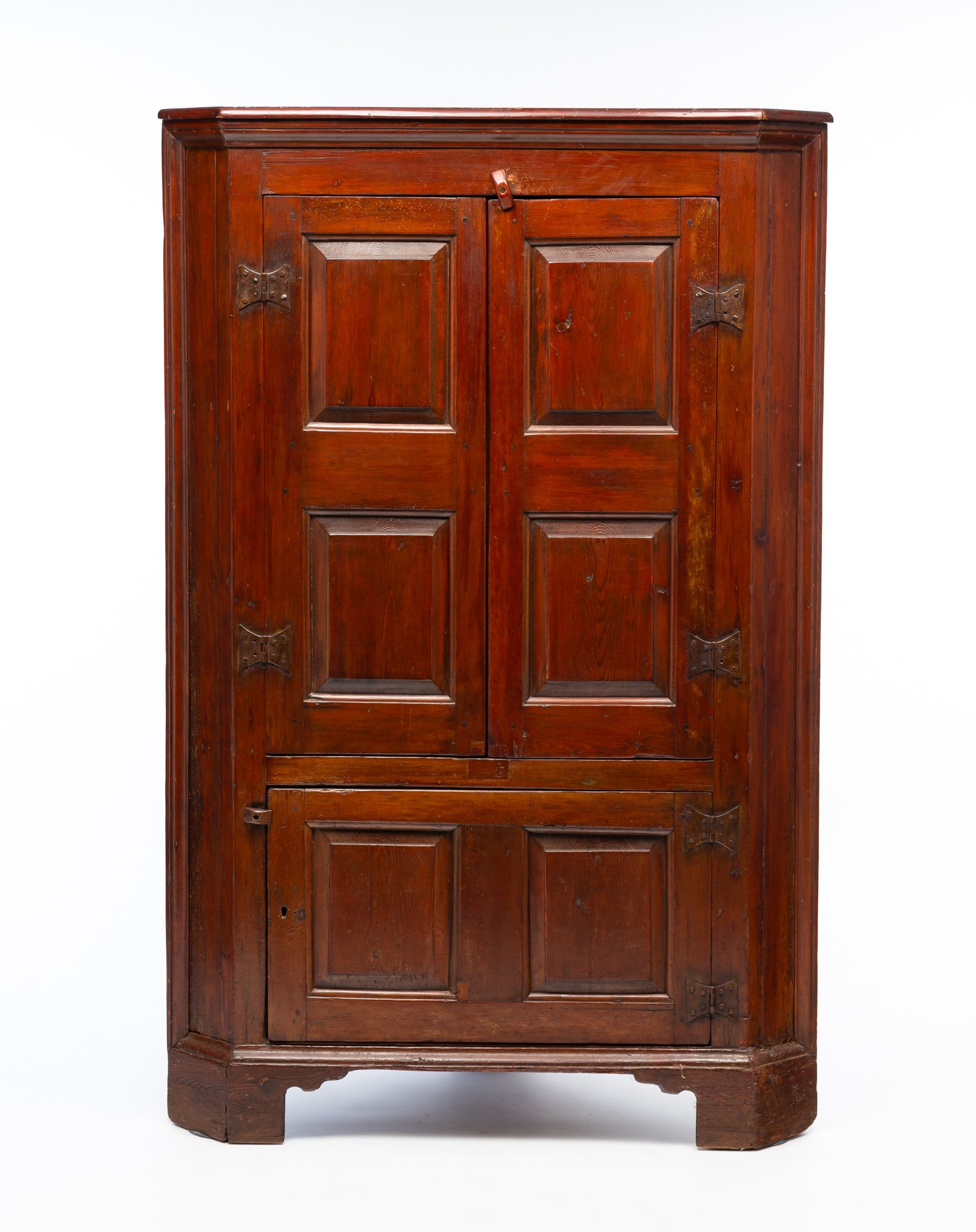 AMERICAN YELLOW PINE PANELLED CORNER CUPBOARD. 66.5"h. 43.25"w. 22.5"d. (1 of 8)