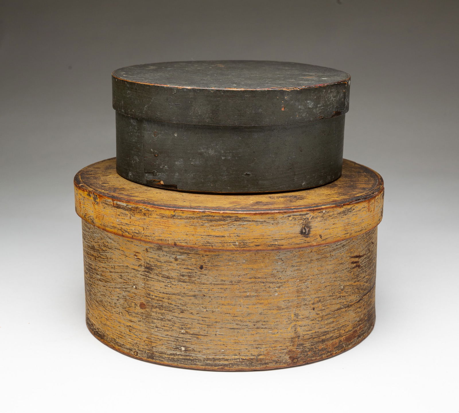 TWO AMERICAN PAINTED BENTWOOD PANTRY BOXES. Largest, 4"h. 8.75"d. (1 of 4)