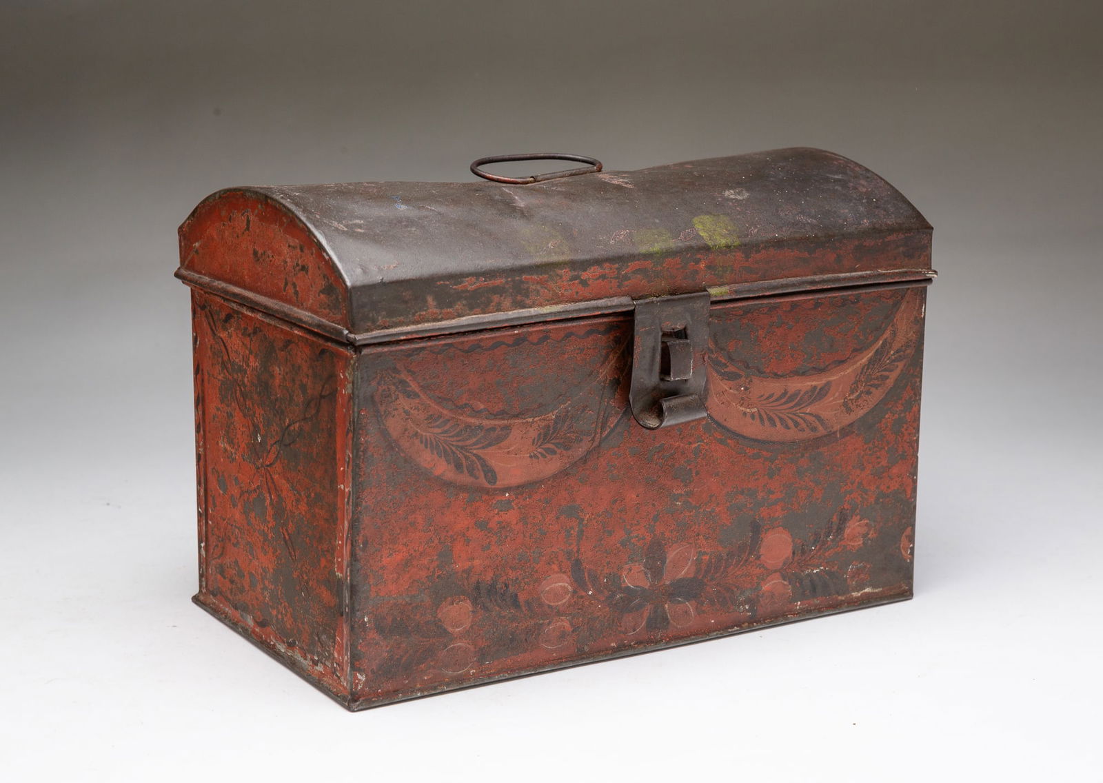 RED TOLE DOME TOP BOX MAINE TOLEWARE DOCUMENT BOX ATTRIBUTED TO STEVENS AND BUCKLEY TIN SHOP. 6.5"h. (1 of 4)