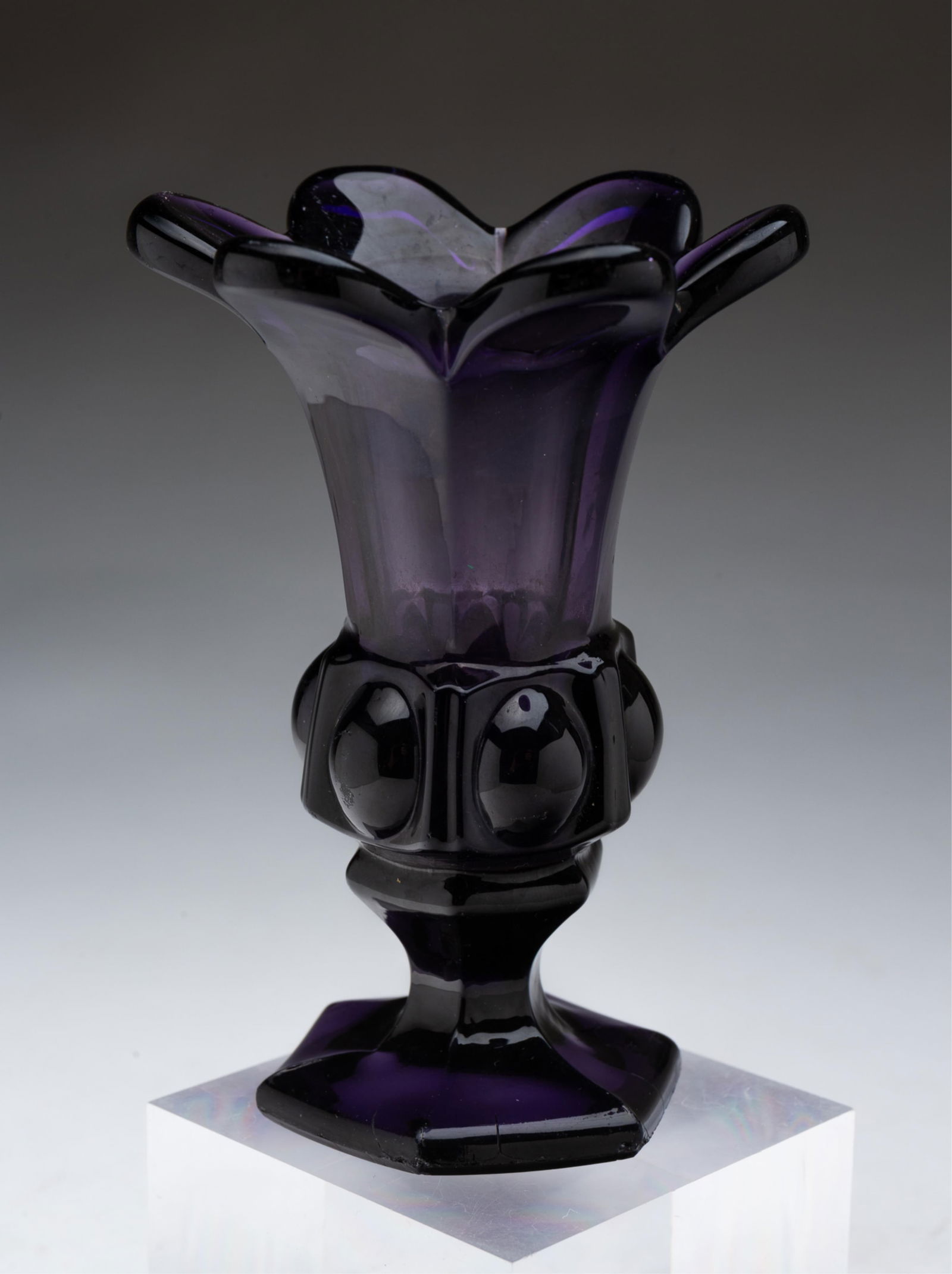 AMERICAN BOSTON AND SANDWICH AMETHYST GLASS VASE. 5.5"h. (1 of 2)