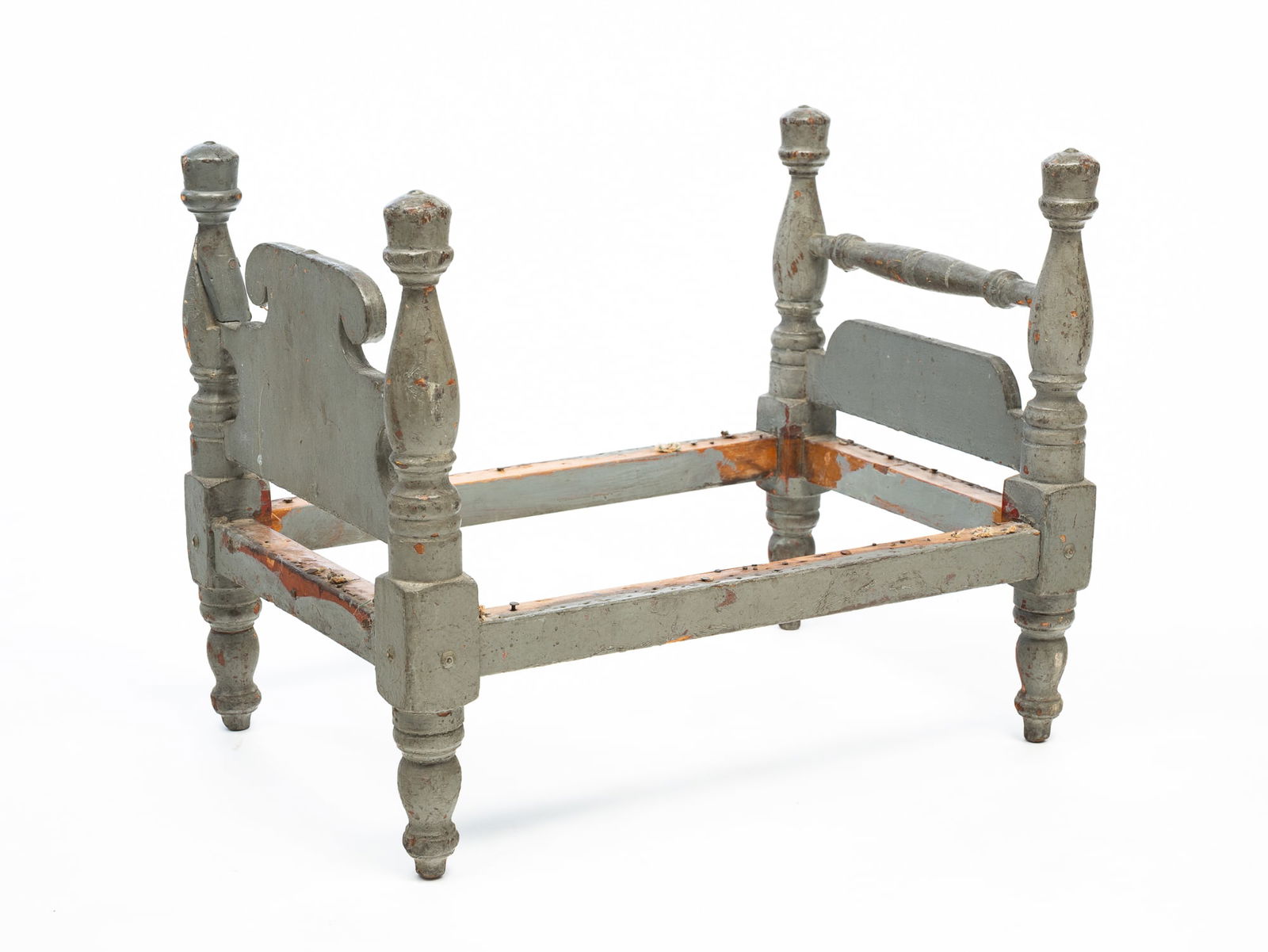 AMERICAN COUNTRY EMPIRE FOUR POSTER DOLL BED. 15"h. 13"w. 19"d. (1 of 4)