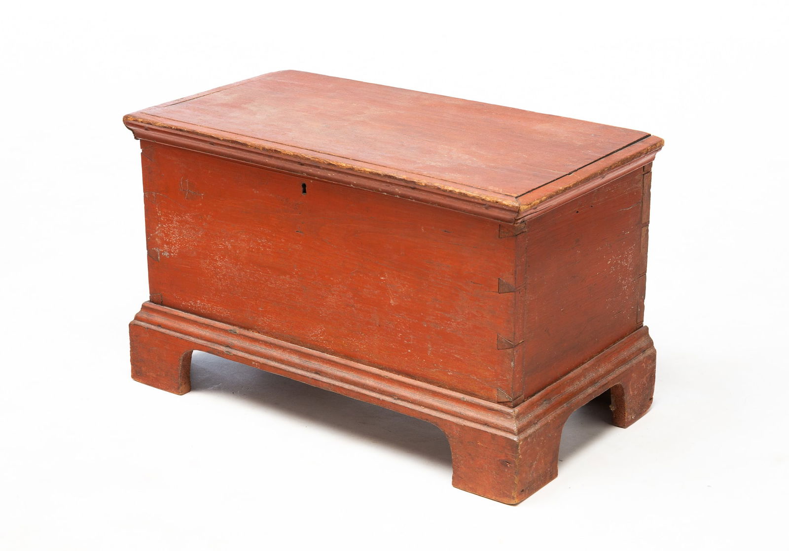 AMERICAN RUST RED-PAINTED DOLL-SIZE BLANKET CHEST. 10.5"h. 17.5"w. 9.25"d. (1 of 5)