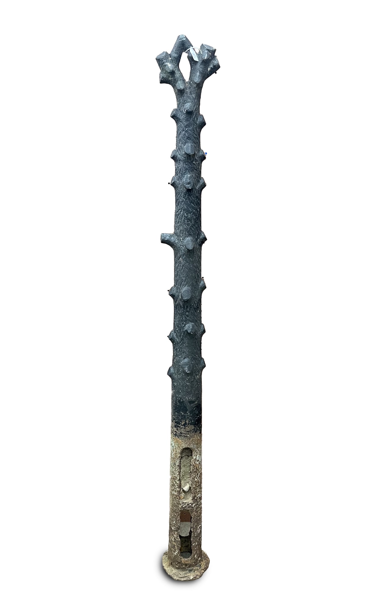 LARGE AMERICAN CAST IRON TREE TRUNK-FORM HITCHING POST., 68"h. (1 of 3)