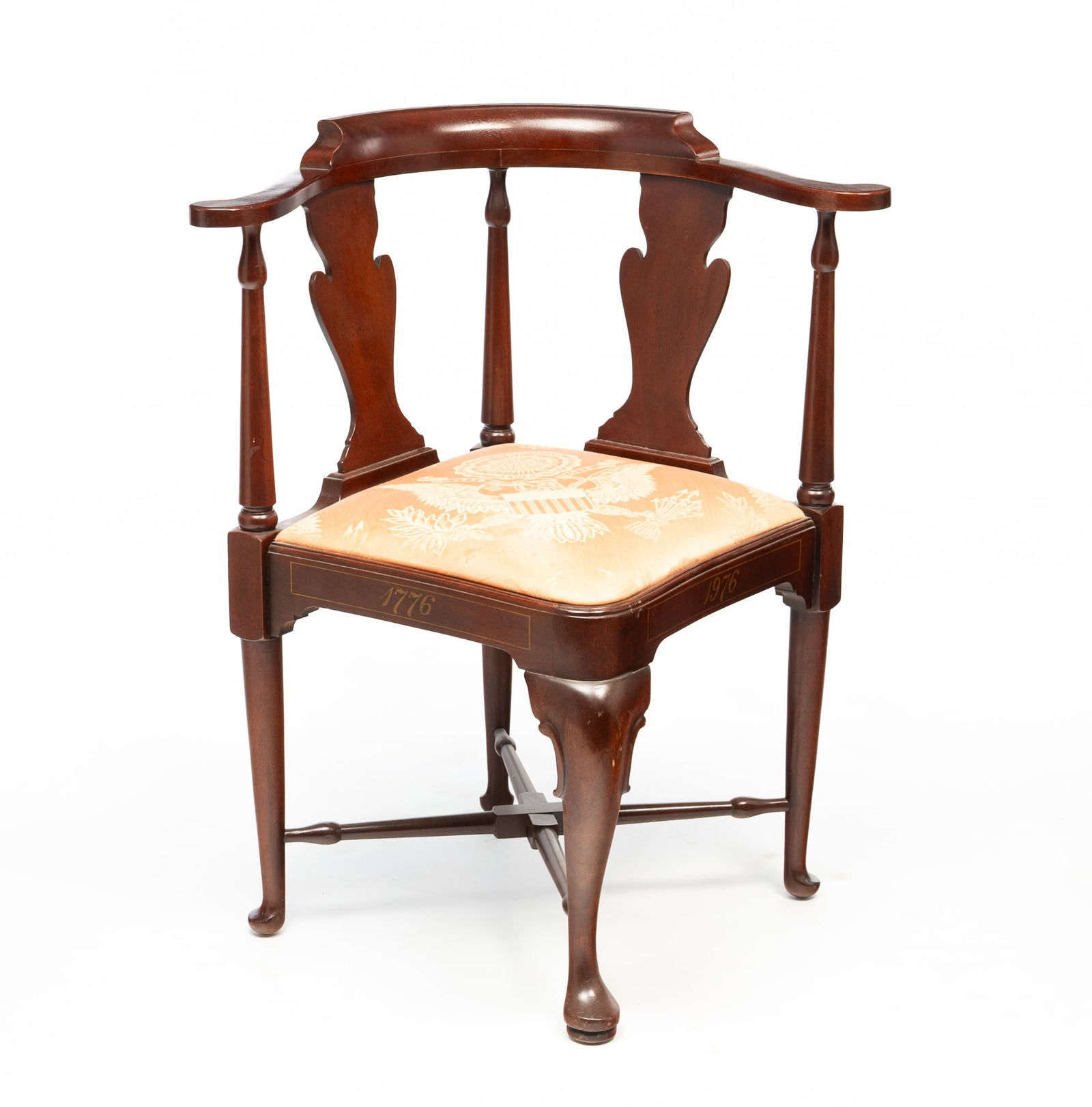 AMERICAN QUEEN ANNE STYLE MAHOGANY CORNER CHAIR. 33.5"h. 19" seat. h. (1 of 4)