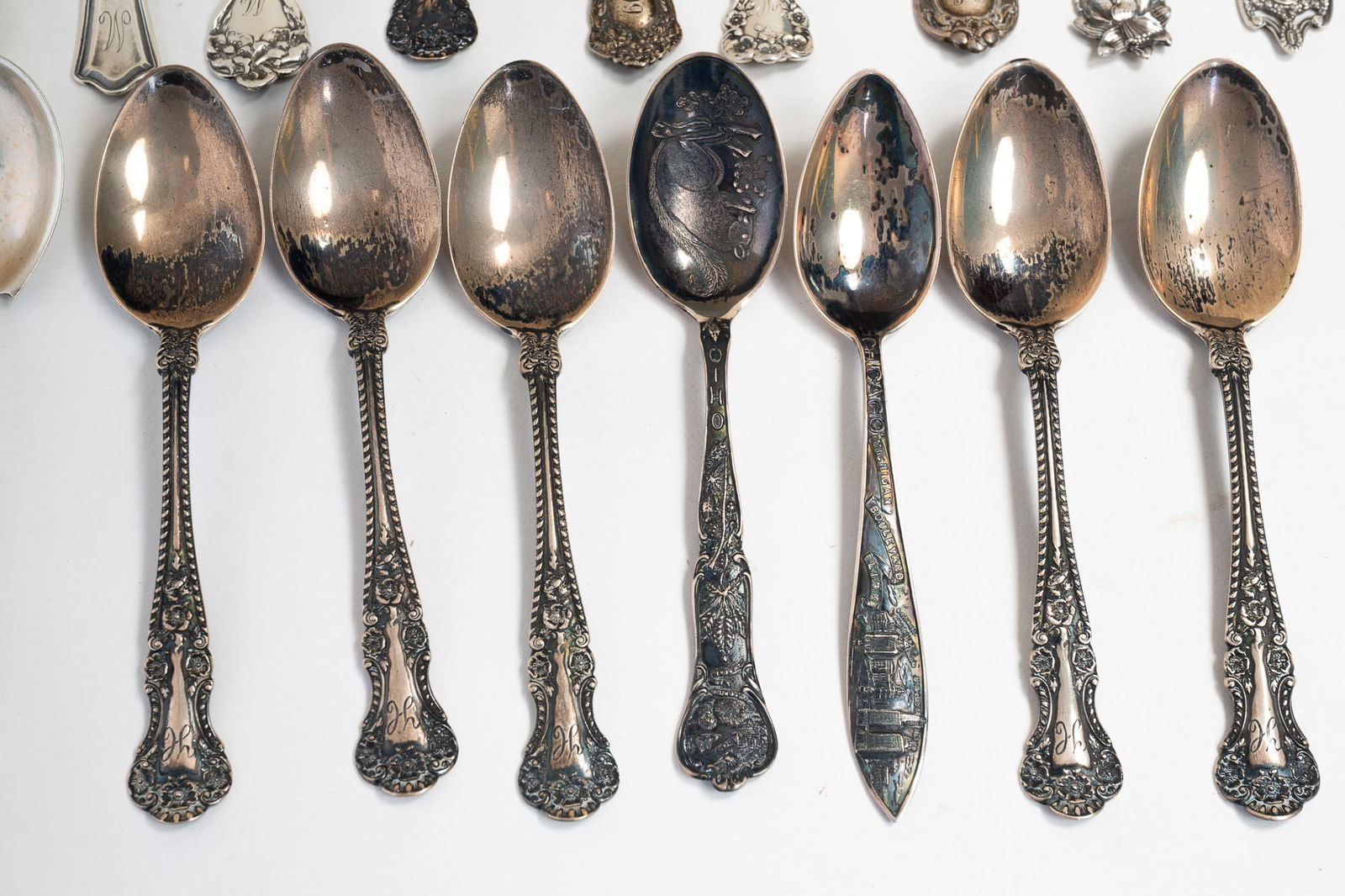 ASSORTED STERLING SILVER FLATWARE. Overall, 9"w. - 2