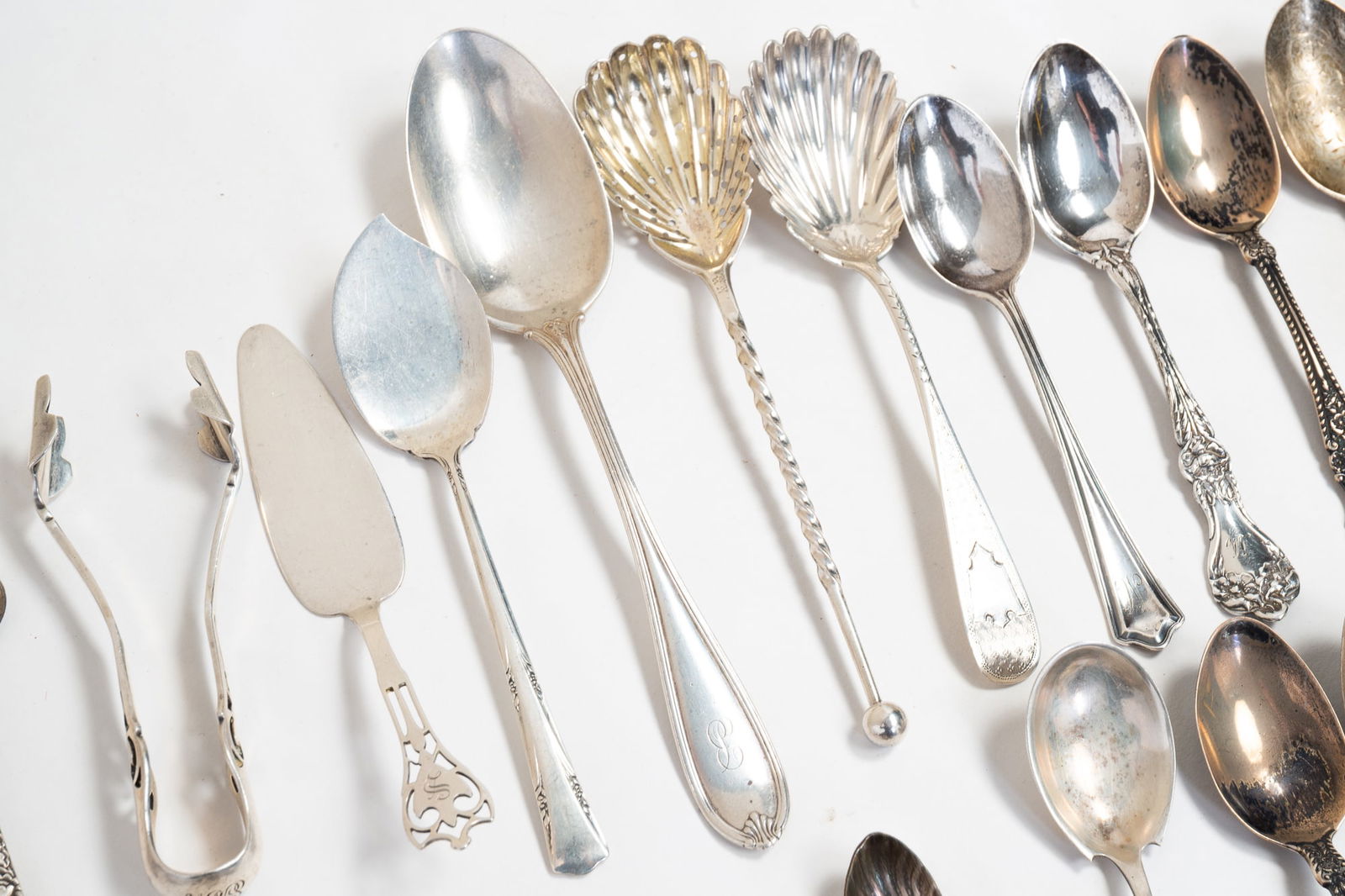 ASSORTED STERLING SILVER FLATWARE. Overall, 9"w. - 3