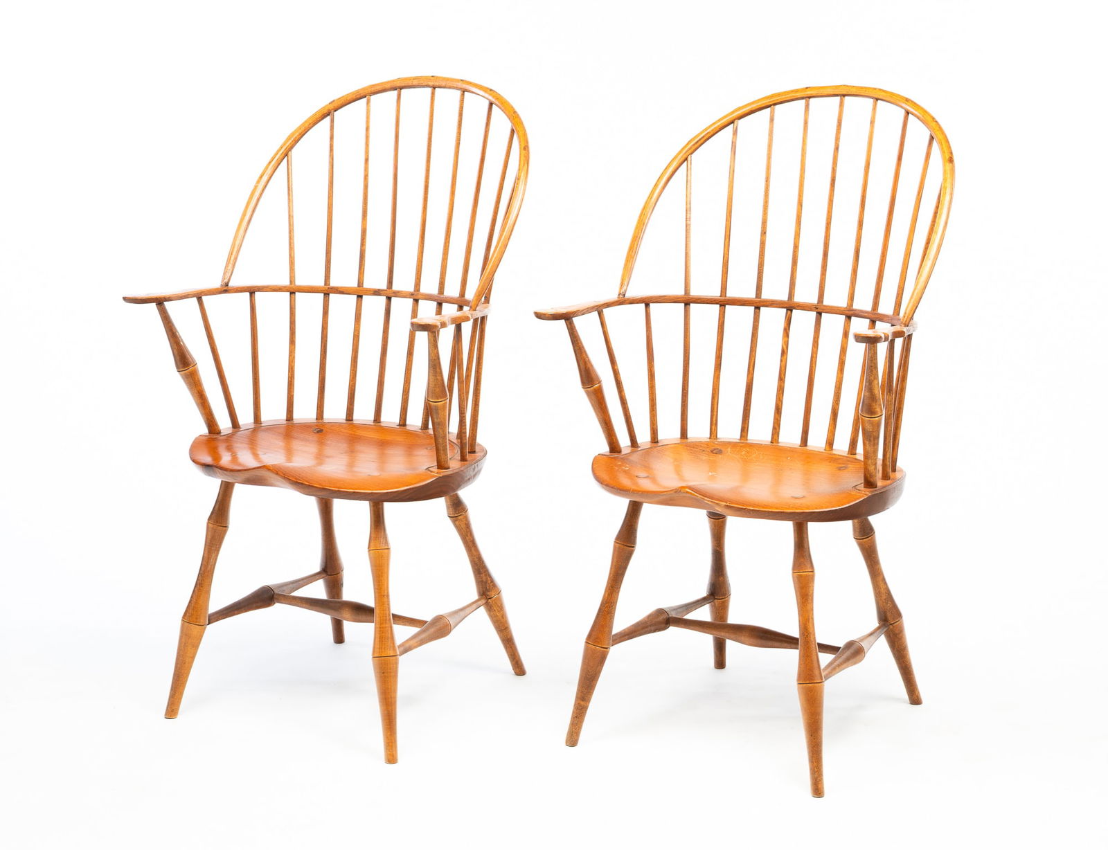 PAIR OF D.R. DIMES (PITTSFIELD, NEW HAMPSHIRE) SACK-BACK WINDSOR ARMCHAIRS. 41"h. 18" seat h. (1 of 6)