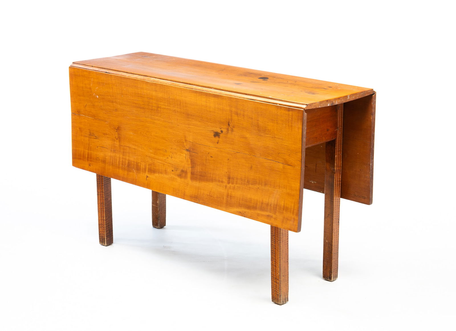 AMERICAN CHIPPENDALE TIGER MAPLE SWING-LEG DROP LEAF TABLE. 28"h. 44.5"w. 44.75" open with 15.5" (1 of 5)