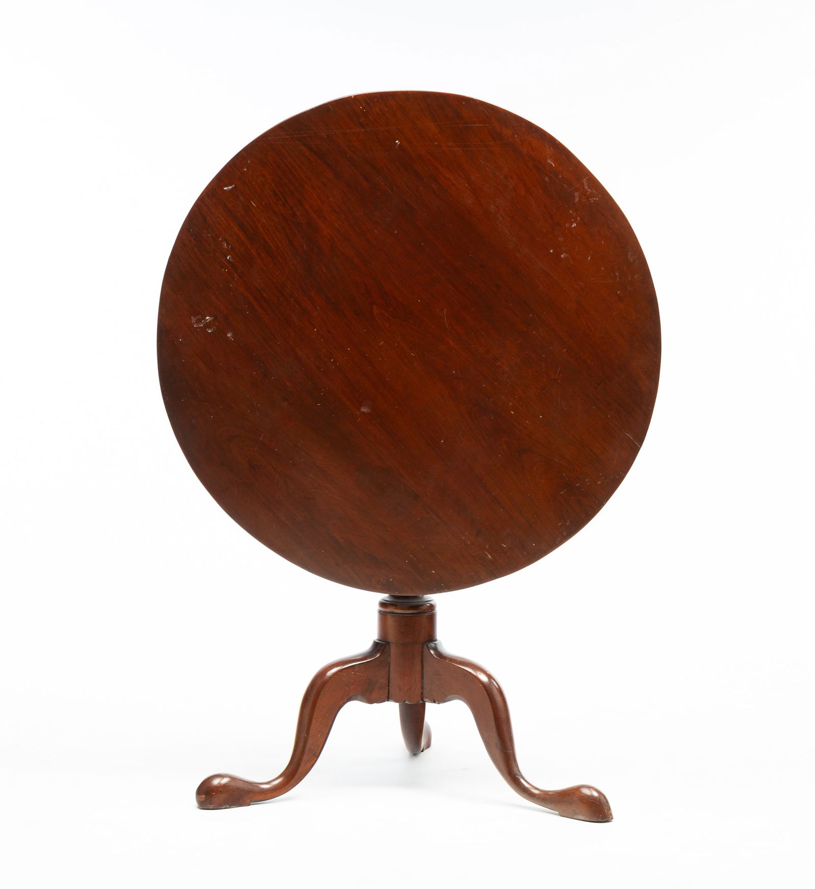 AMERICAN QUEEN ANNE MAHOGANY TILT-TOP TEA TABLE. 26.5"h. 31"d. (1 of 4)