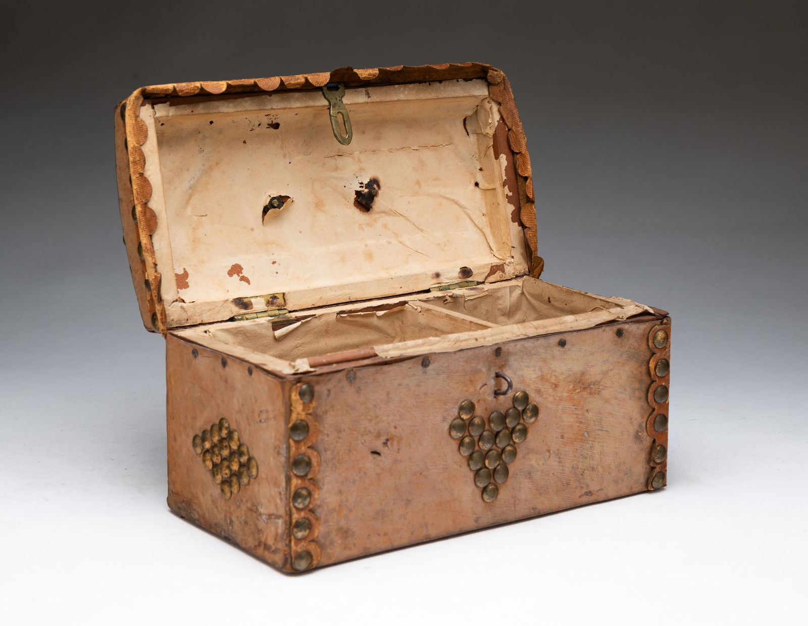 AMERICAN HIDE-COVERED DOME TOP DOCUMENT BOX. - 2