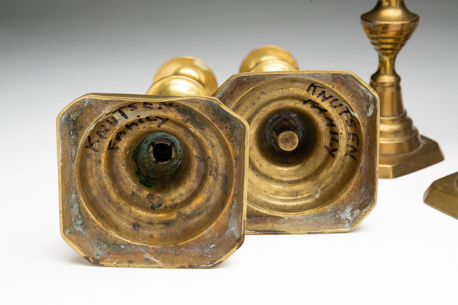 SIX BRASS CANDLESTICKS. - 6