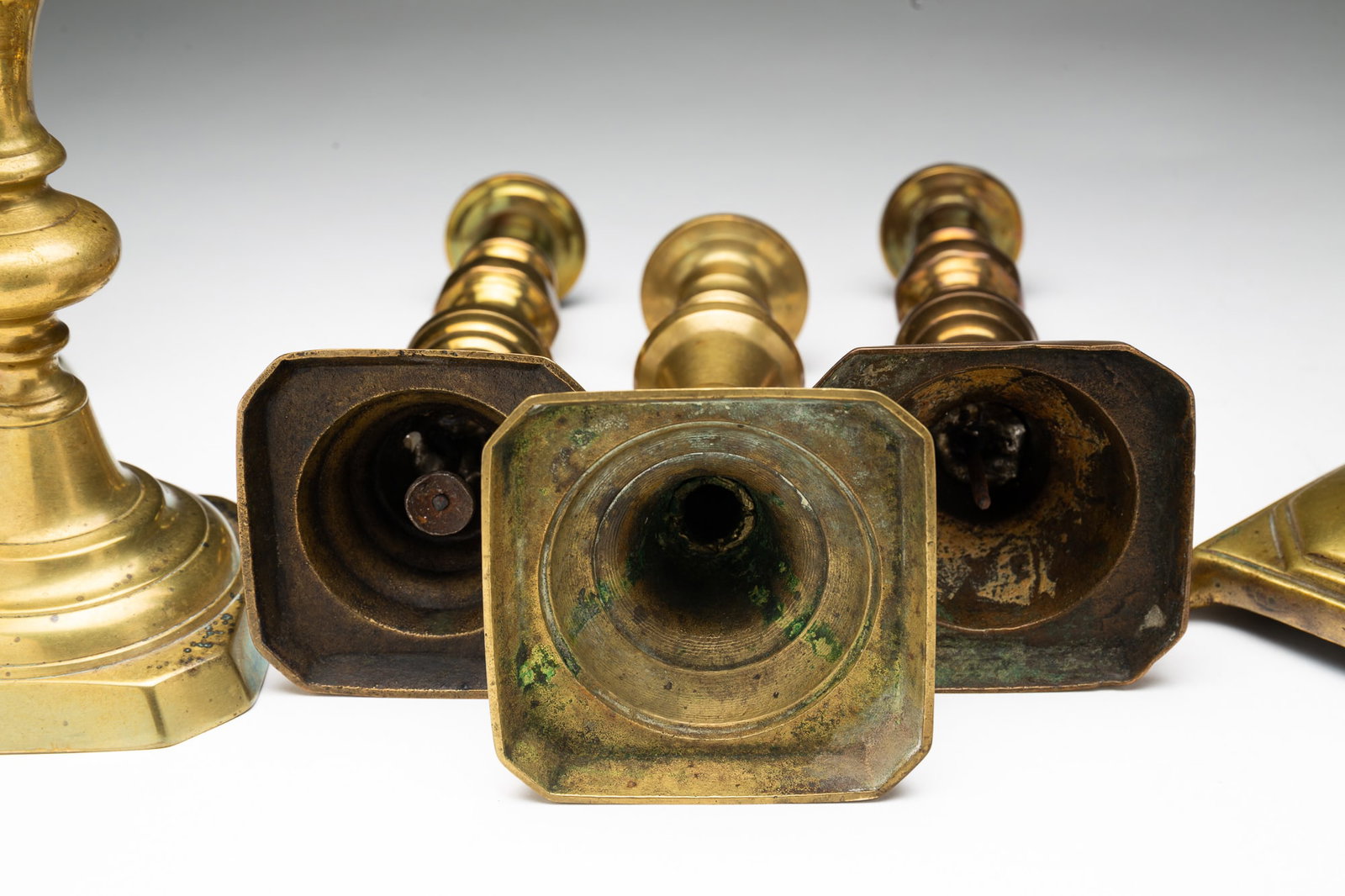 SIX BRASS CANDLESTICKS. - 7