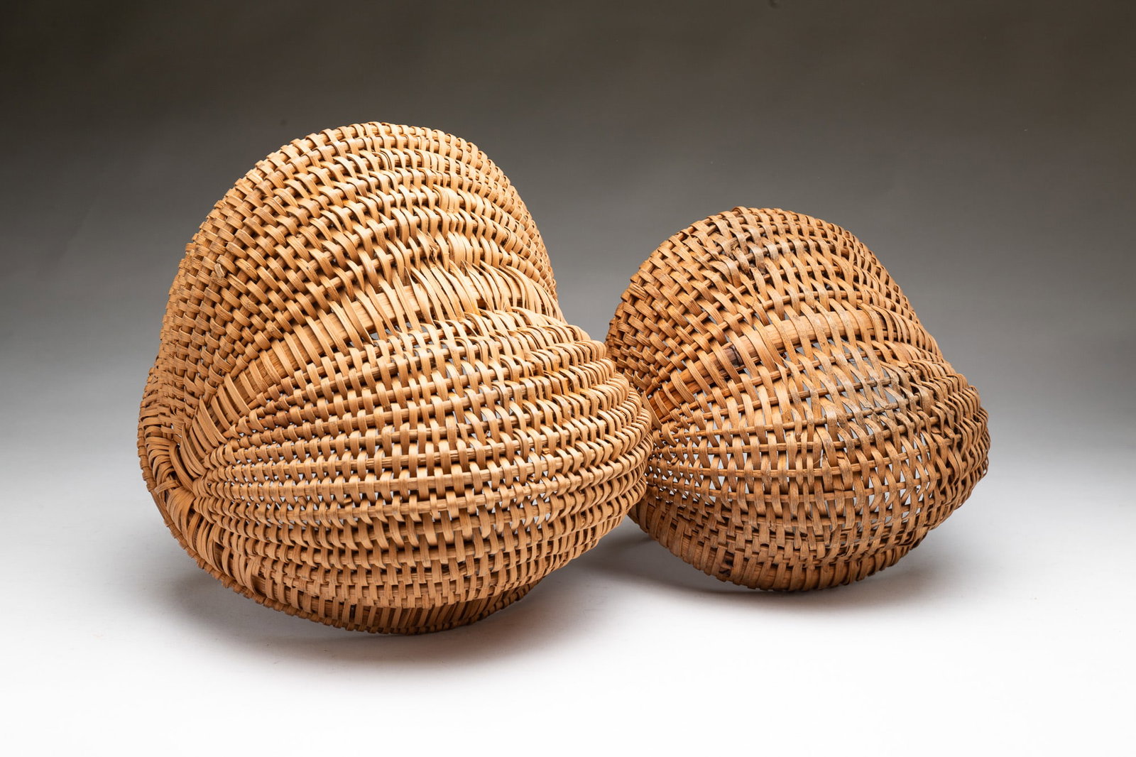 TWO AMERICAN SPLINT-WOVEN BUTTOCKS BASKETS. - 3
