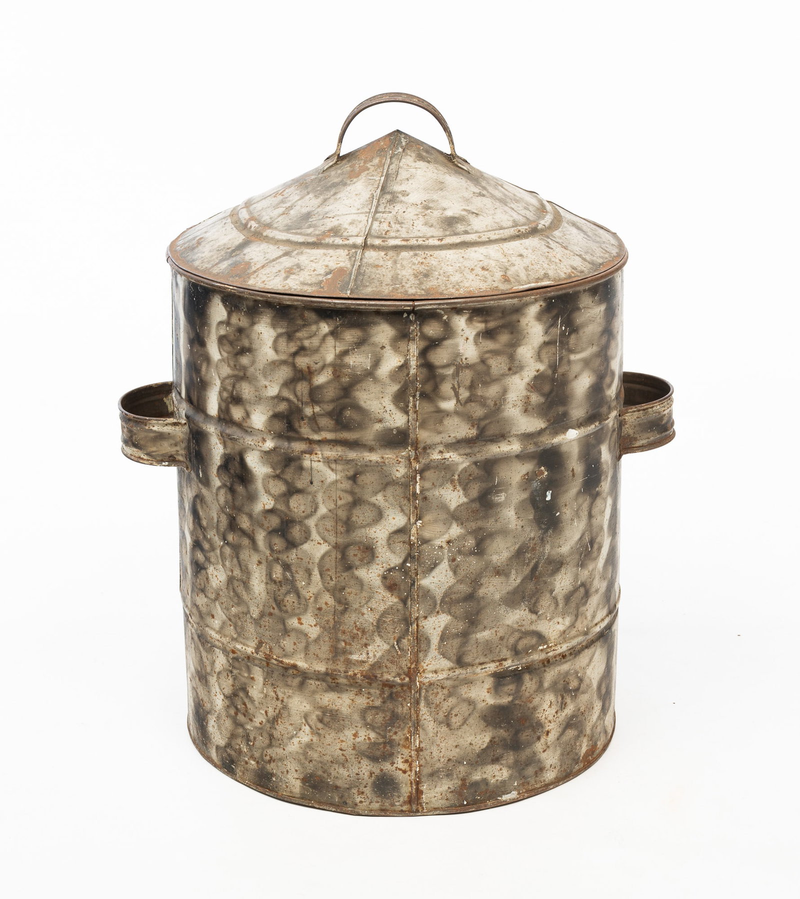 AMERICAN SMOKE-DECORATED TIN SEAFOOD BOIL POT.: Ca.1900. Conical lid with strap handle, cylindrically shaped base with strap handles and the whole with black and gray smoked paint decoration. 24"h. 17"dia.