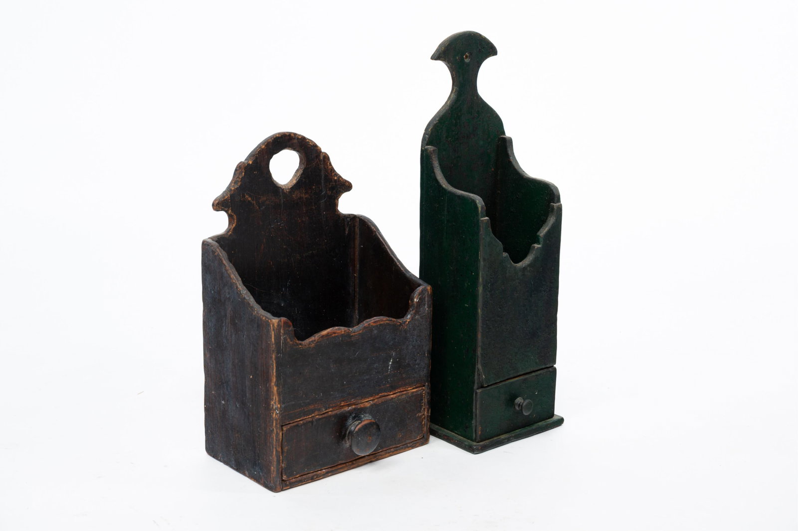 TWO AMERICAN PAINTED WALL BOXES. (1 of 4)