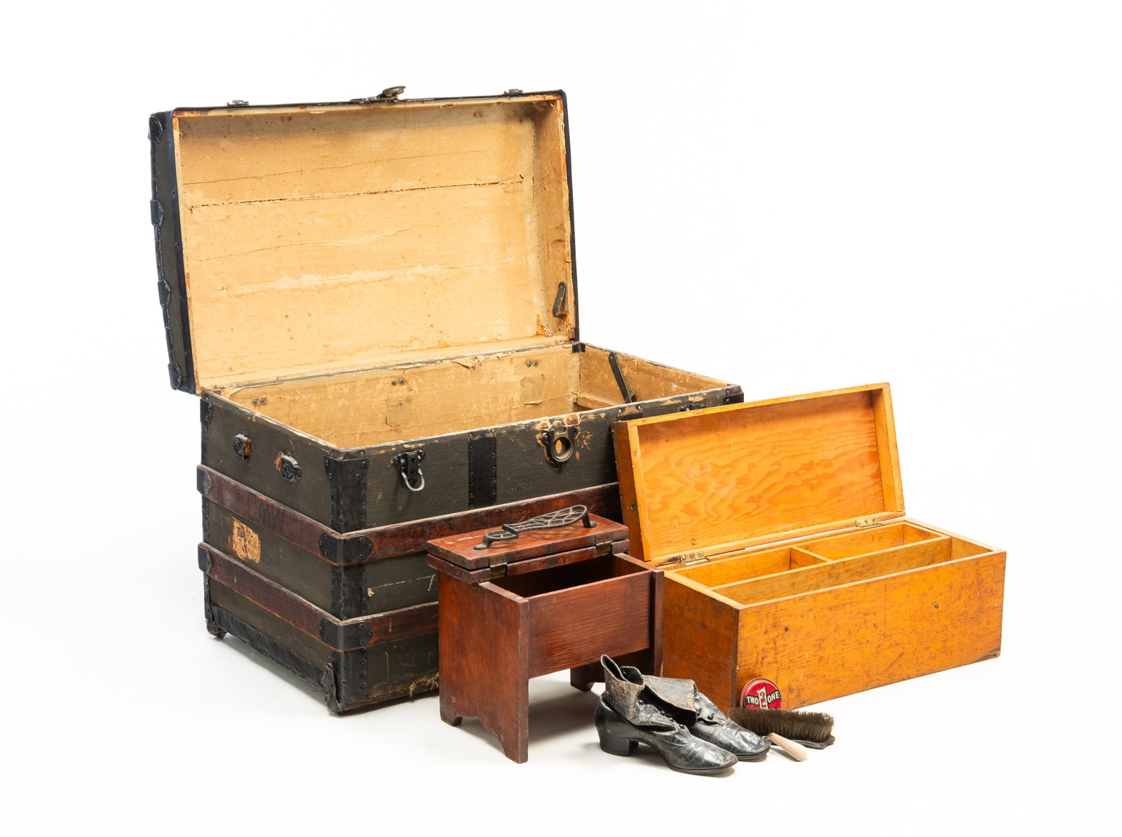 LATE VICTORIAN STEAMER TRUNK WITH SHOESHINE KIT AND PINE BOX. (1 of 7)