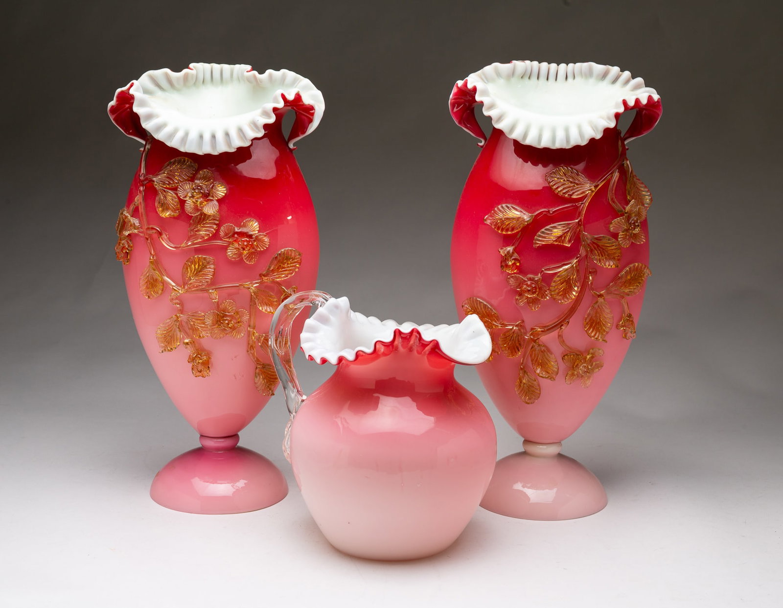 THREE ENGLISH CASED ART GLASS ITEMS. (1 of 7)