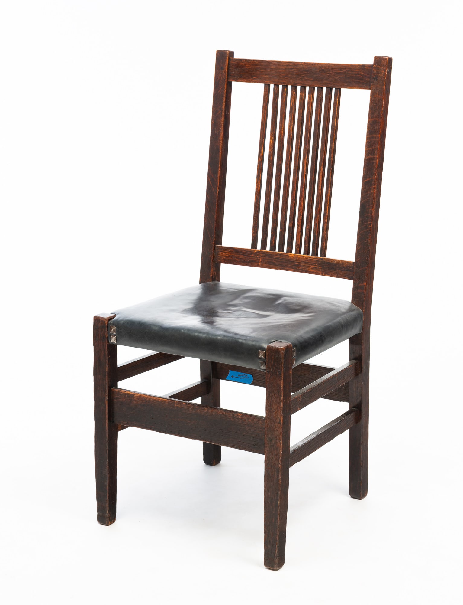 GUSTAV STICKLEY (AMERICAN, 1858-1942) ARTS AND CRAFTS OAK SIDE CHAIR. (1 of 5)