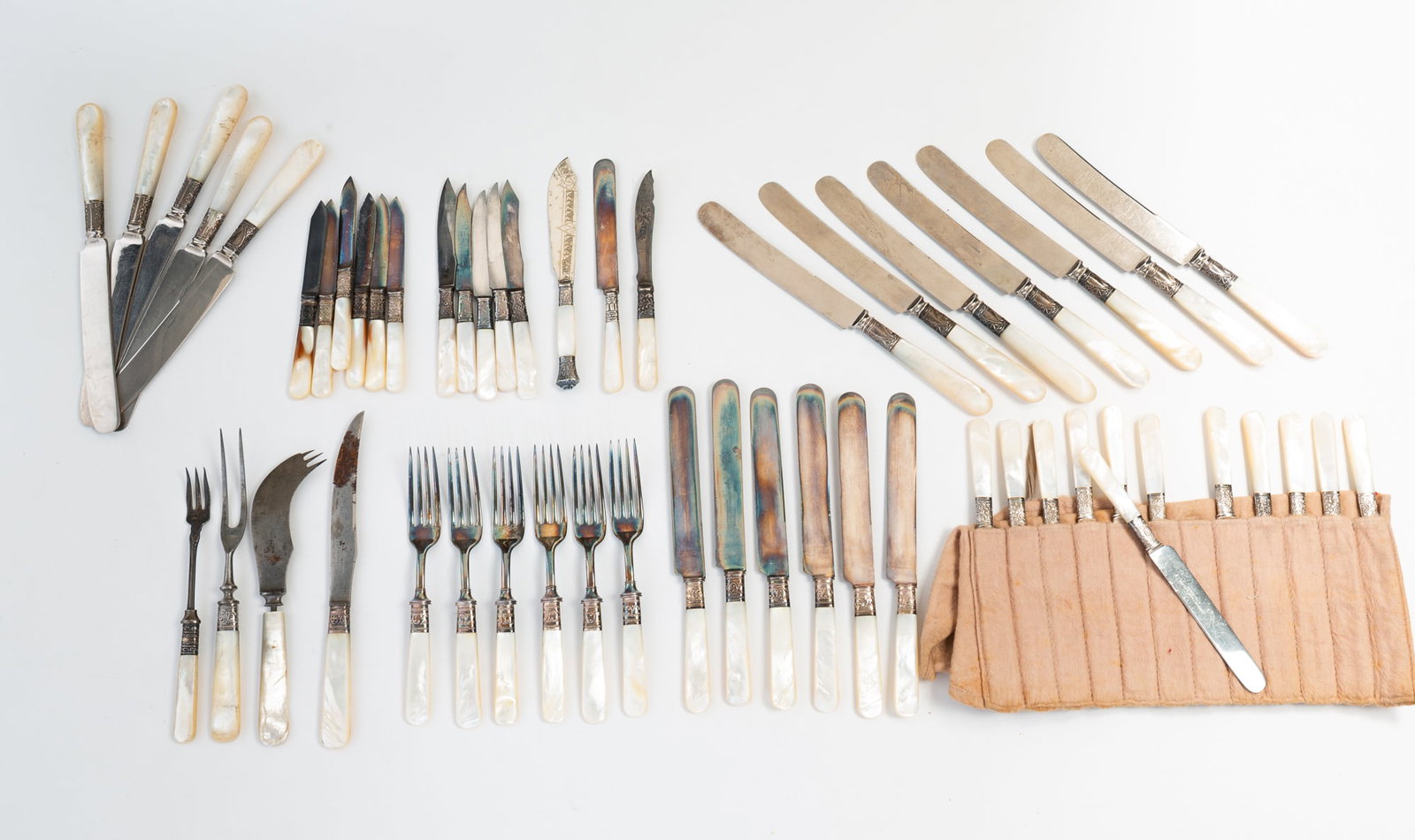 GROUP OF MOTHER-OF-PEARL HANDLED UTENSILS. (1 of 7)