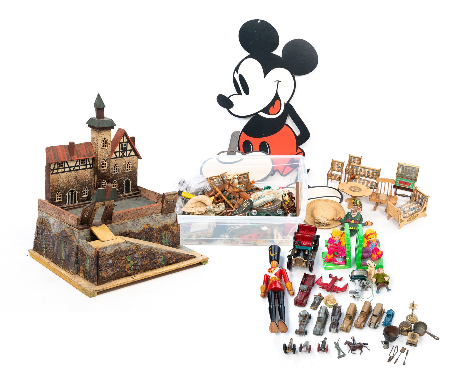 LARGE COLLECTION OF TOYS, INCL. PAINTED WOOD CASTLE. (1 of 14)