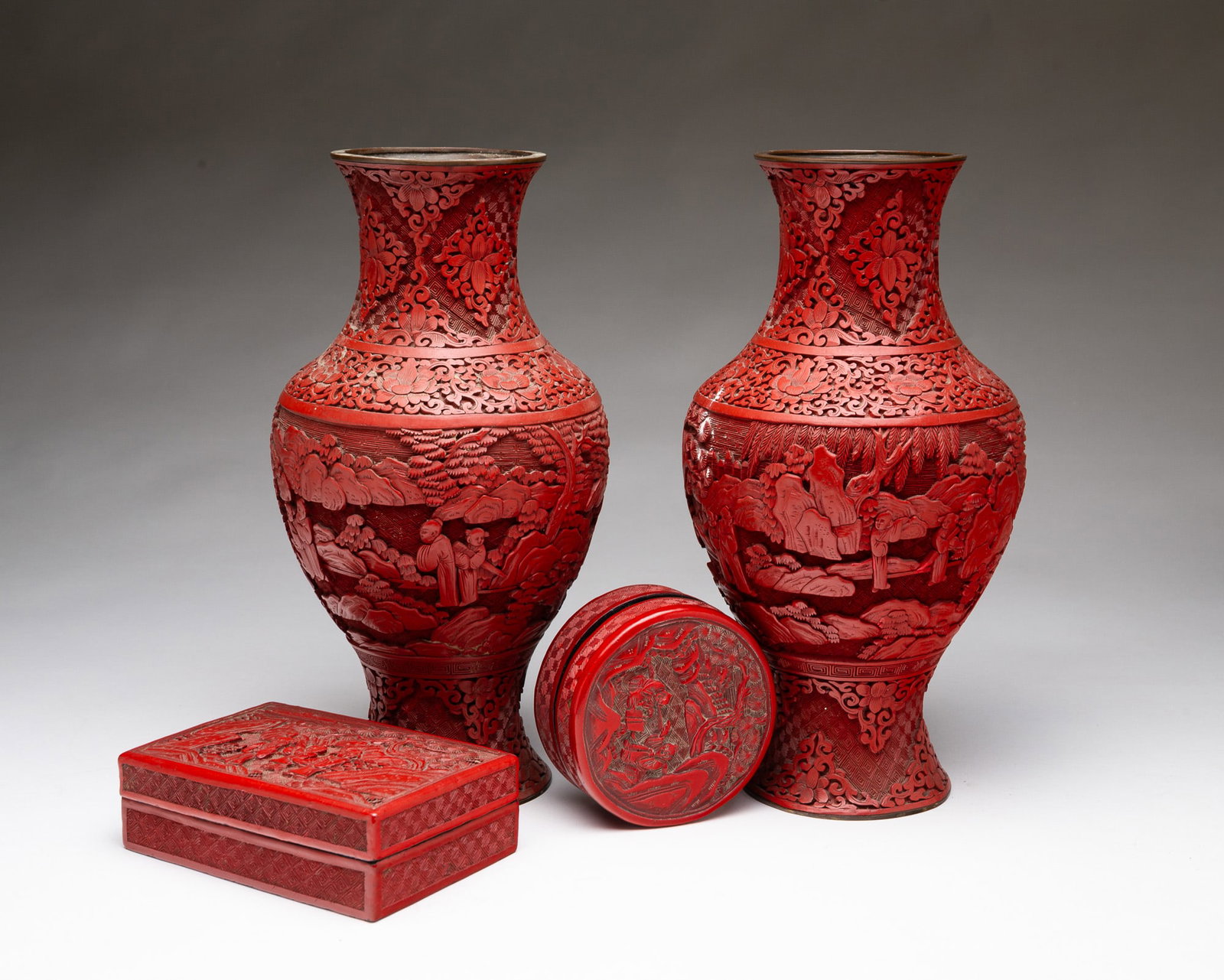 FOUR ASIAN CINNABAR-DECORATED ITEMS. (1 of 5)