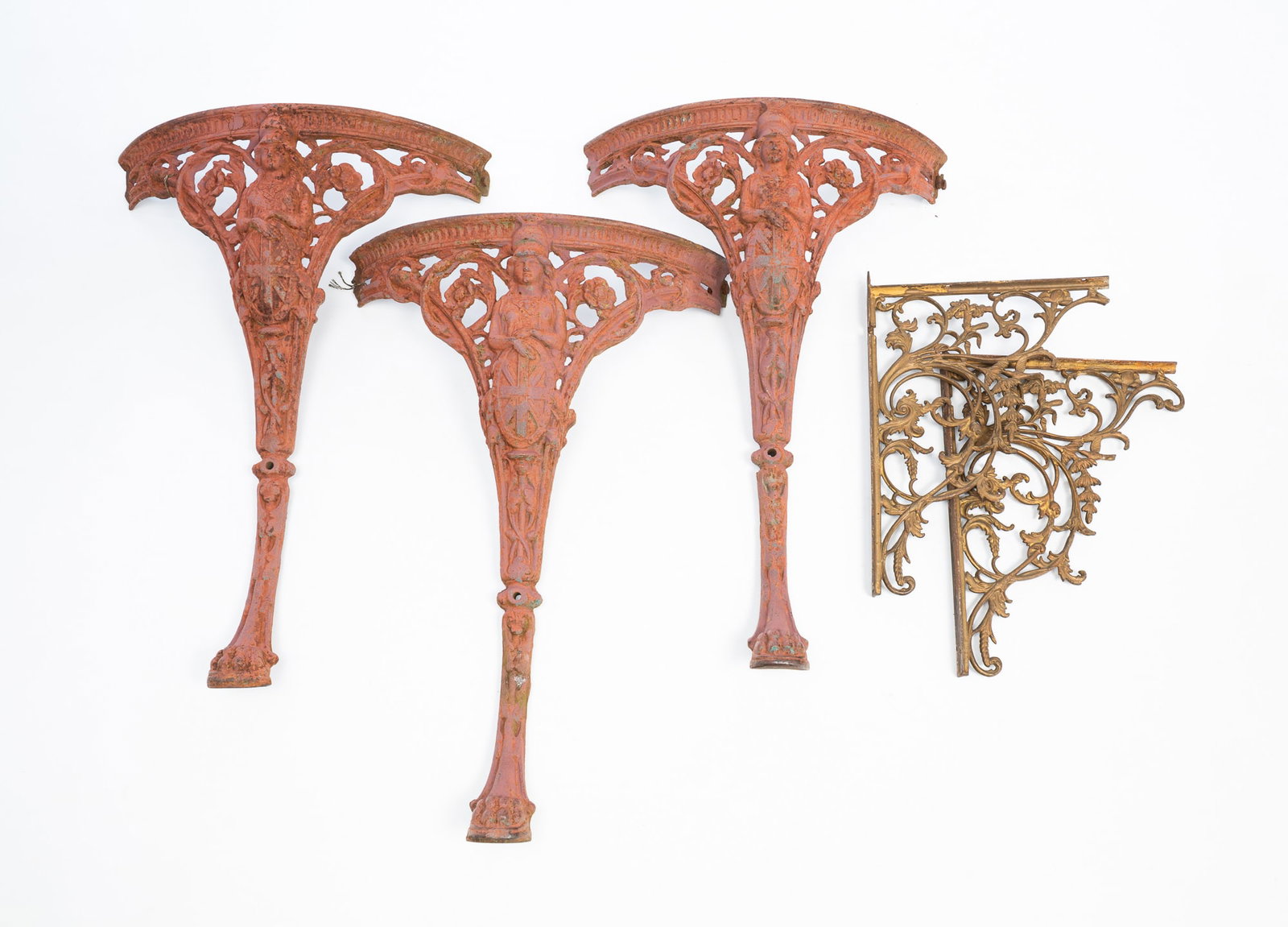 CAST IRON TABLE LEGS AND A PAIR OF BRACKETS. (1 of 6)