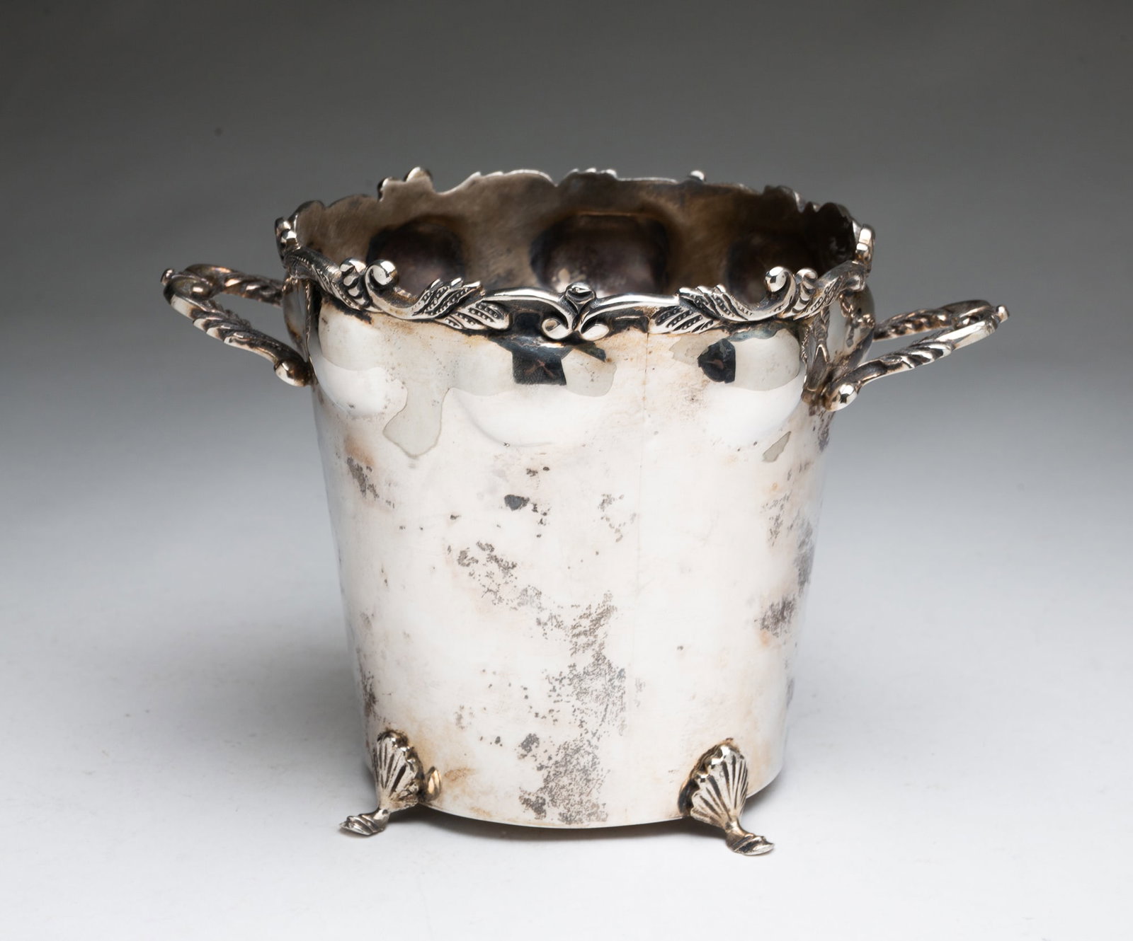 MEXICAN STERLING SILVER FOOTED ICE BUCKET. (1 of 5)